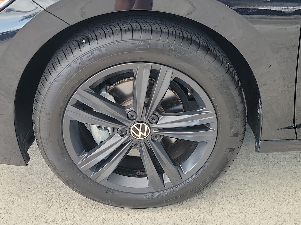 Used 2024 Volkswagen Jetta 1.5T SE Sedan