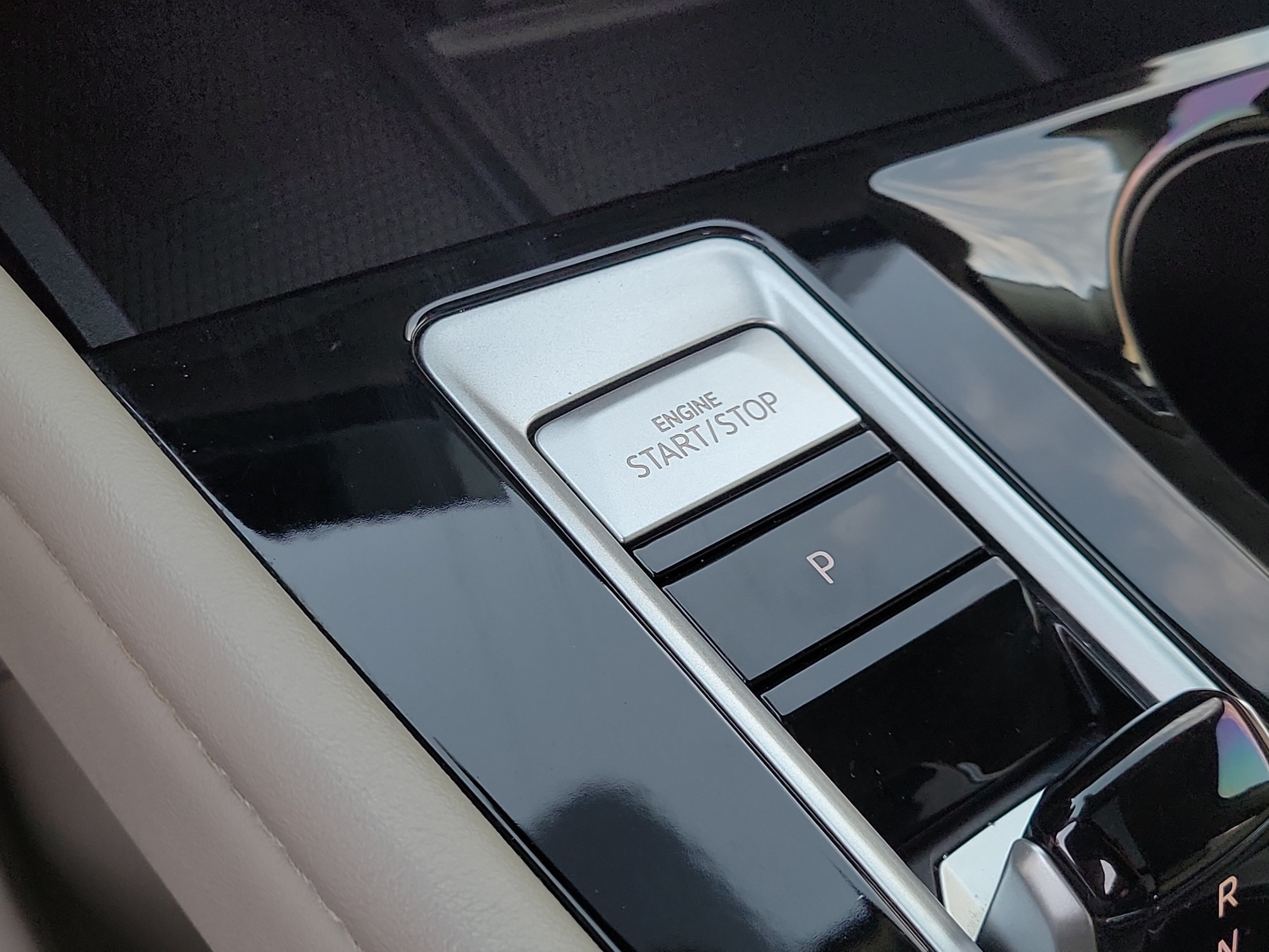 2024 Volkswagen Atlas SE w/Tech - Photo 20