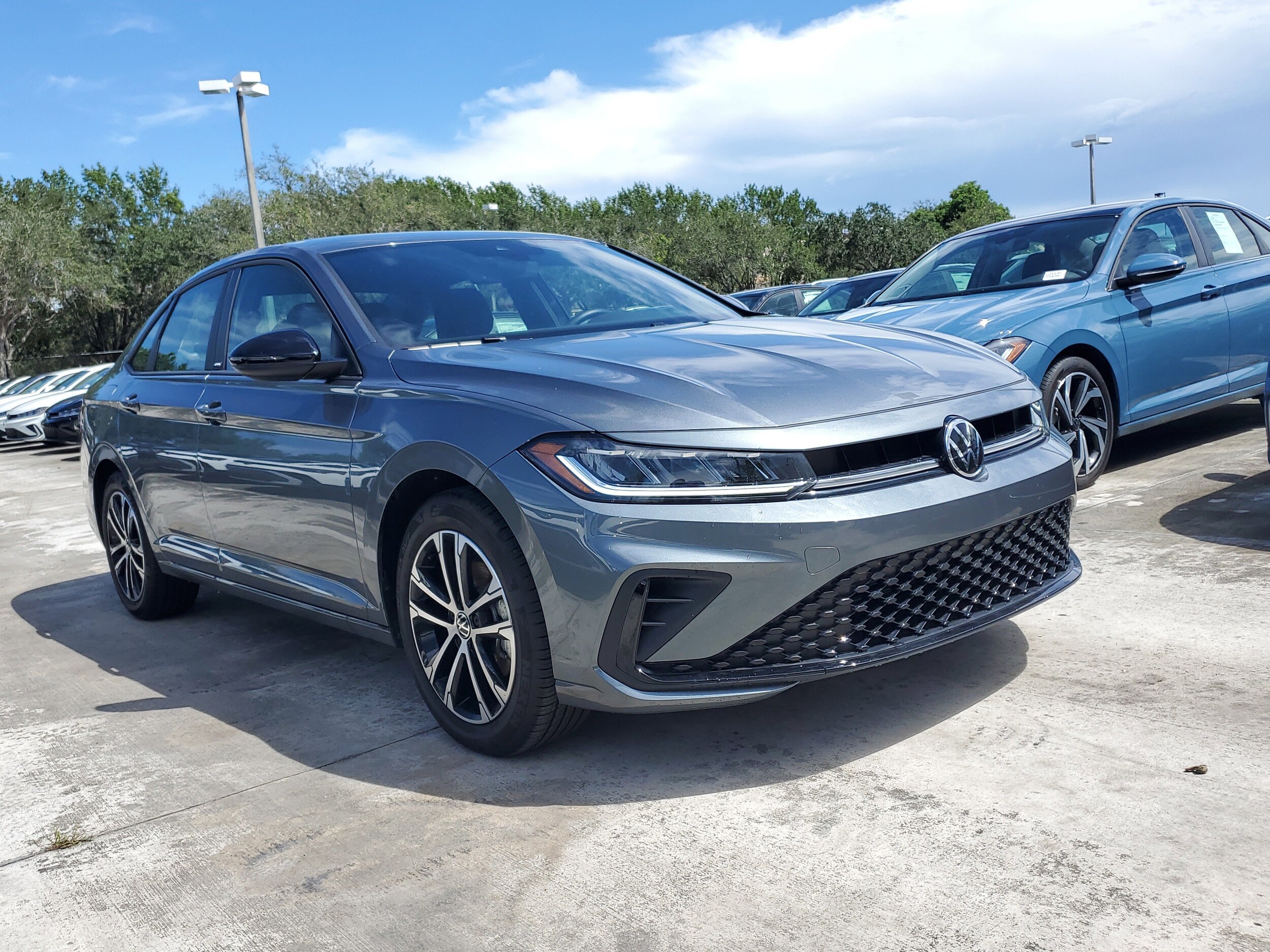 2026 Volkswagen Jetta 1.5T Sport photo 2