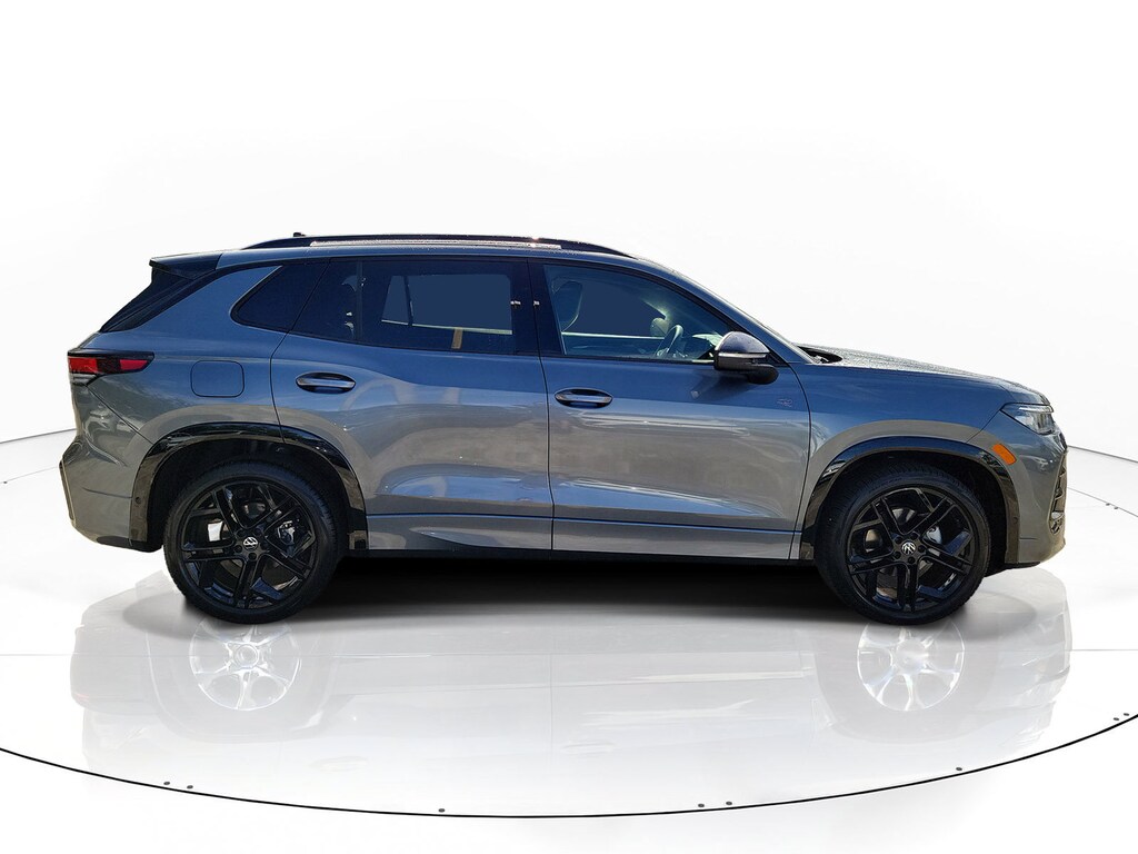 New 2026 Volkswagen Tiguan SE R-Line Black SUV