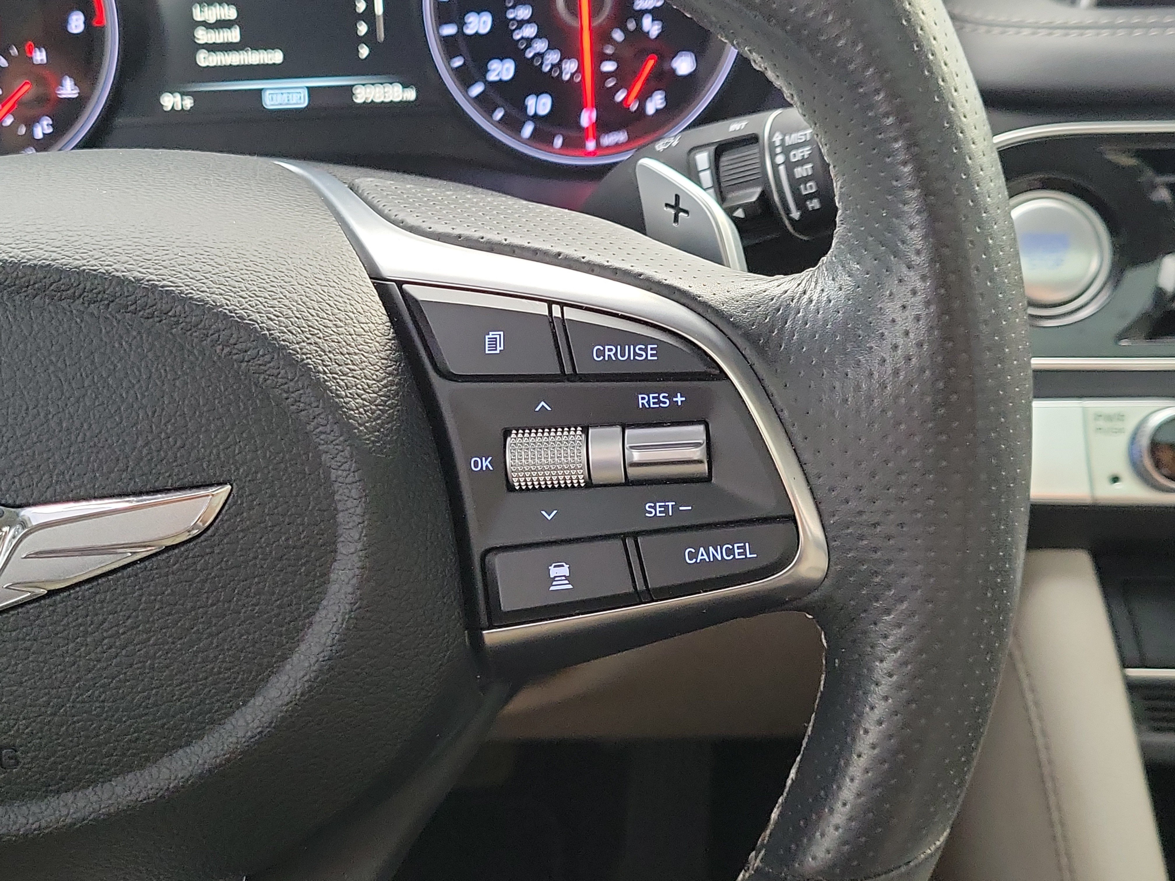 2021 GENESIS G70 Standard - Photo 24
