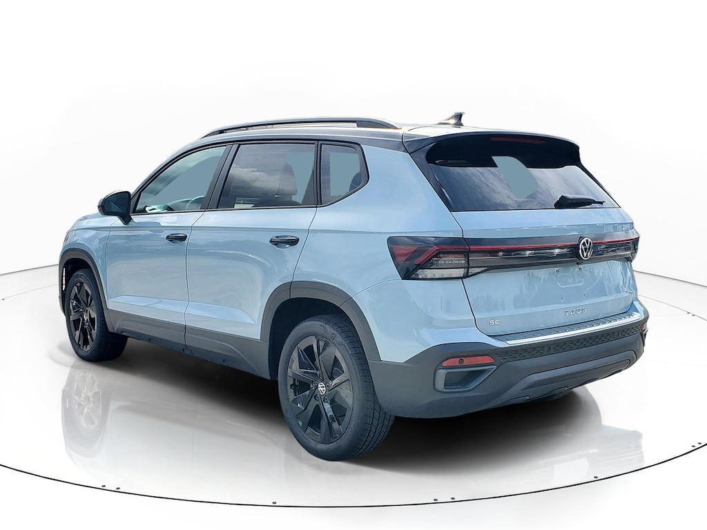 New 2026 Volkswagen Taos 1.5T SE Black SUV