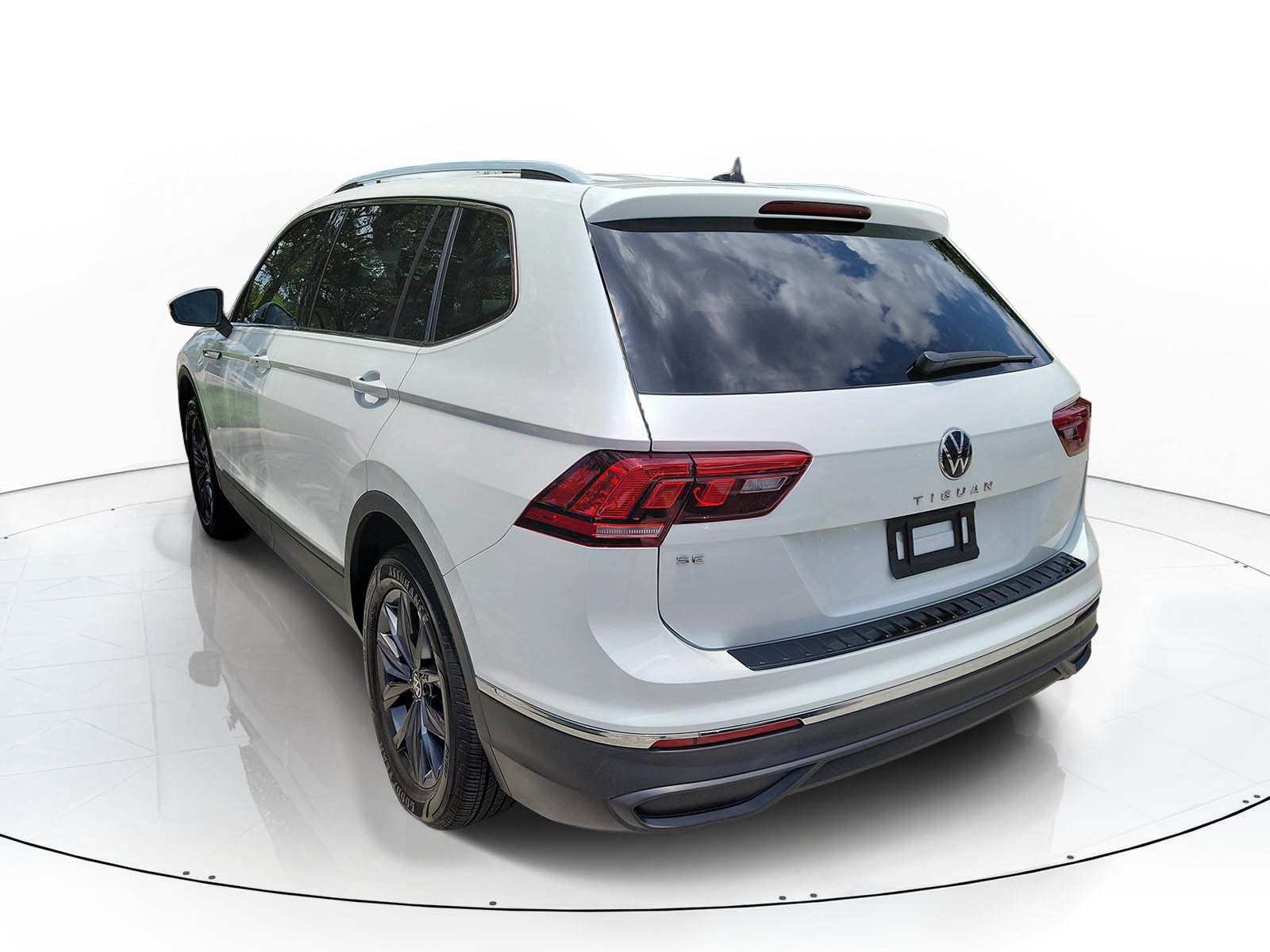 2023 Volkswagen Tiguan SE - Photo 6