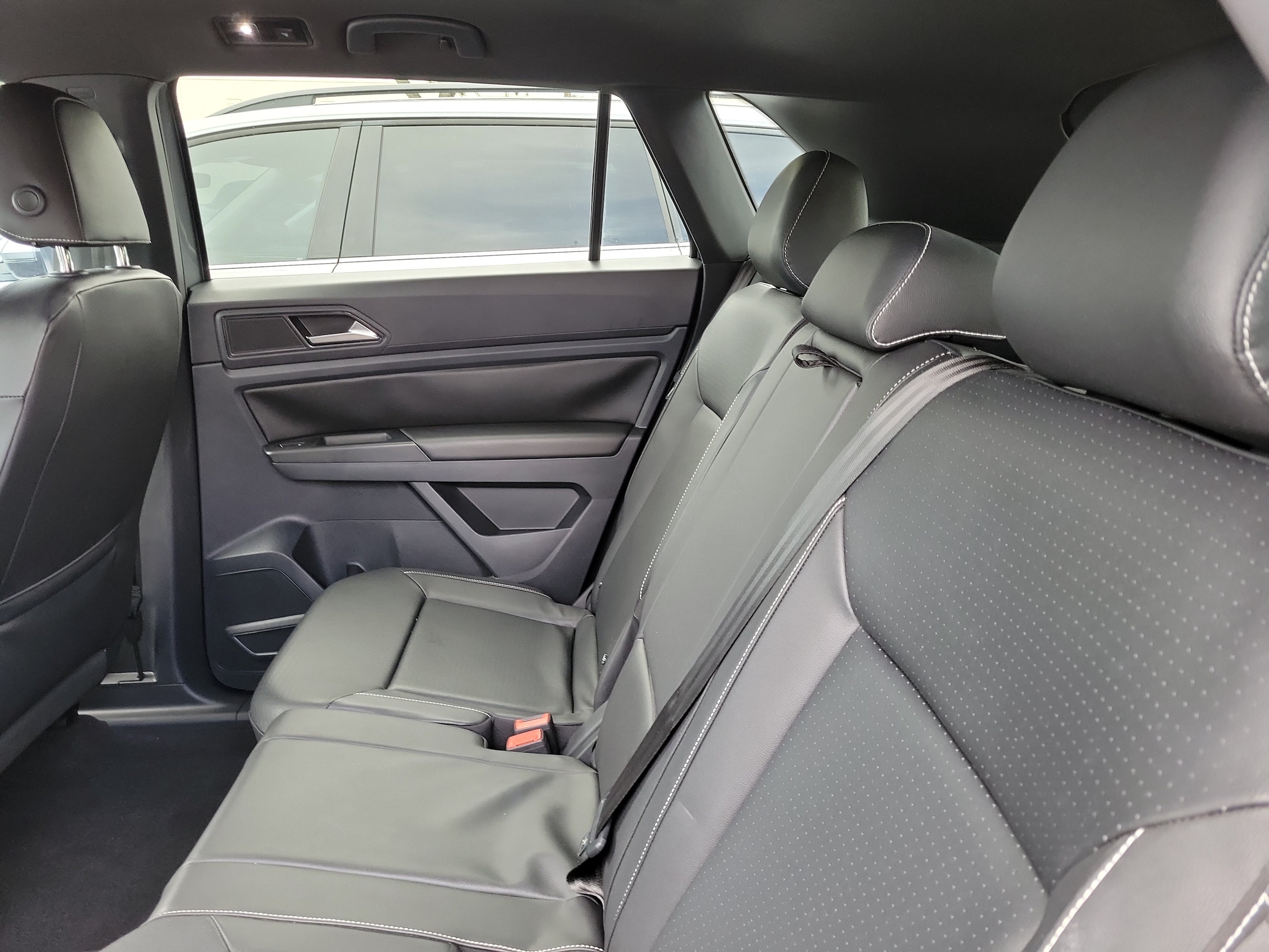 2020 Volkswagen Atlas Cross Sport SE w/Tech - Photo 11