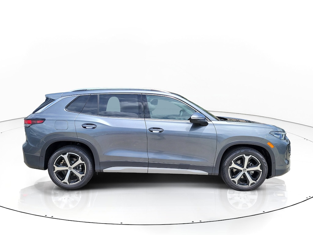 New 2026 Volkswagen Tiguan SE SUV