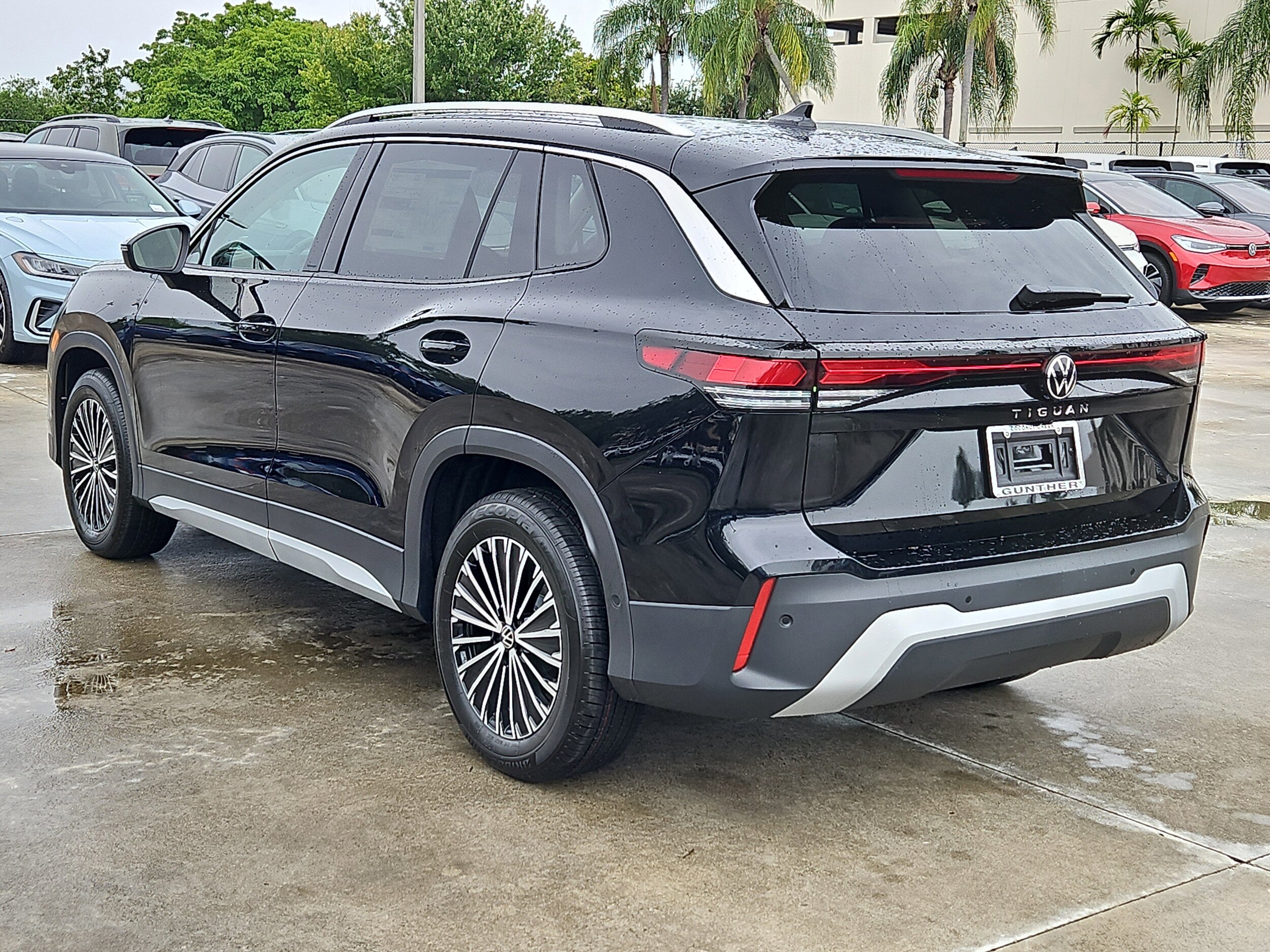 2025 Volkswagen Tiguan S photo 3