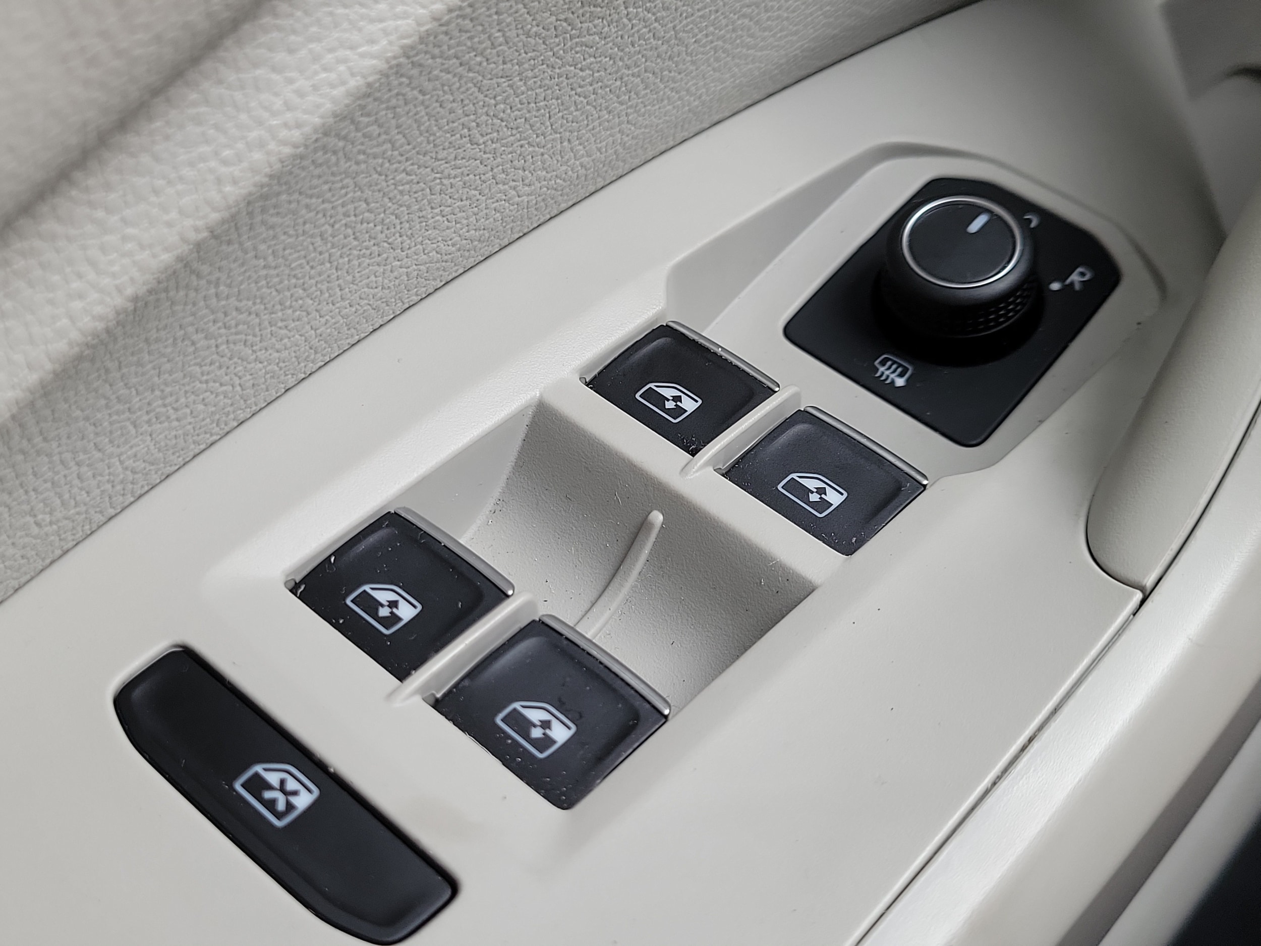 2024 Volkswagen Jetta SE - Photo 23