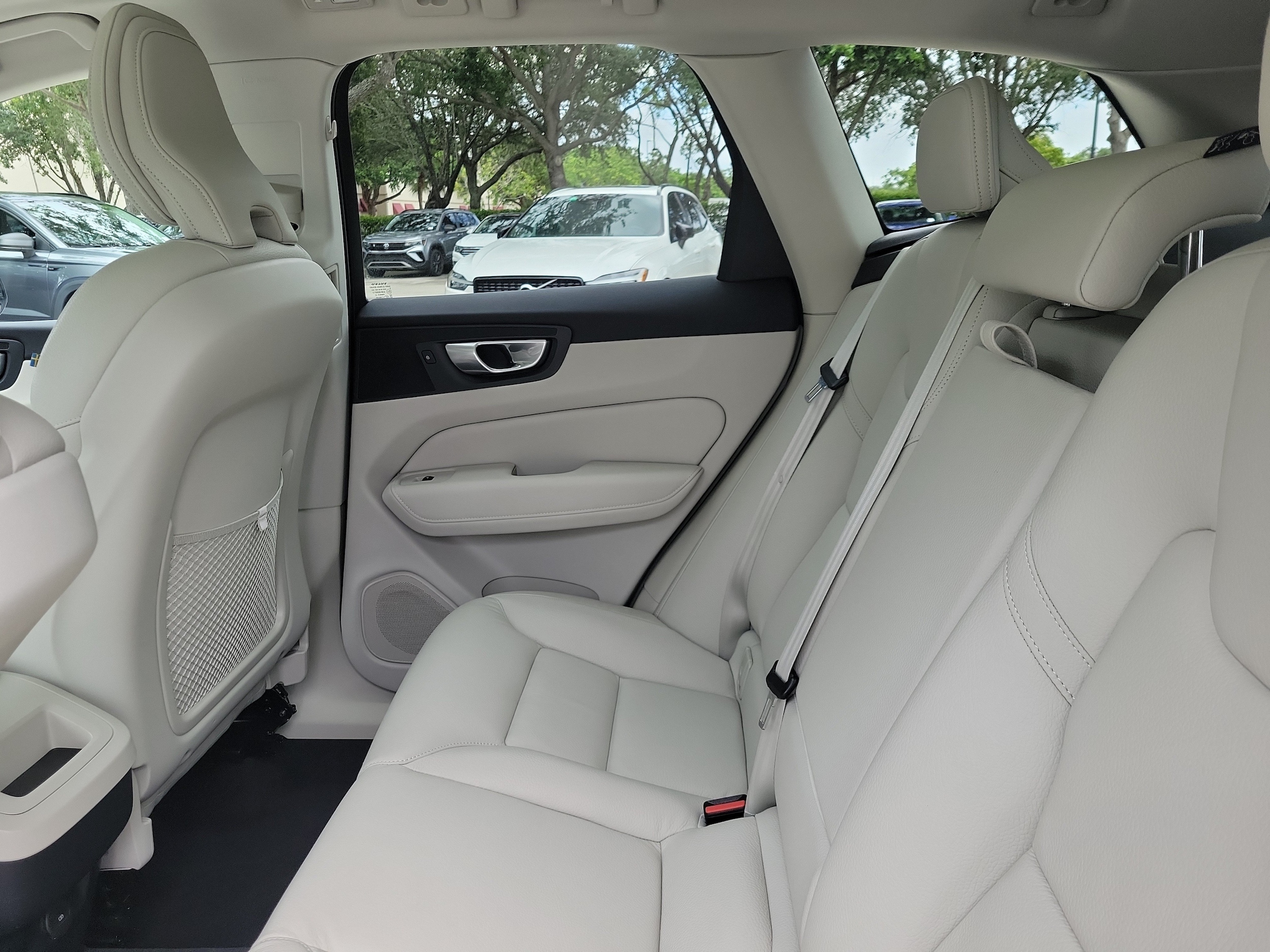 2024 Volvo XC60 Plus - Photo 13