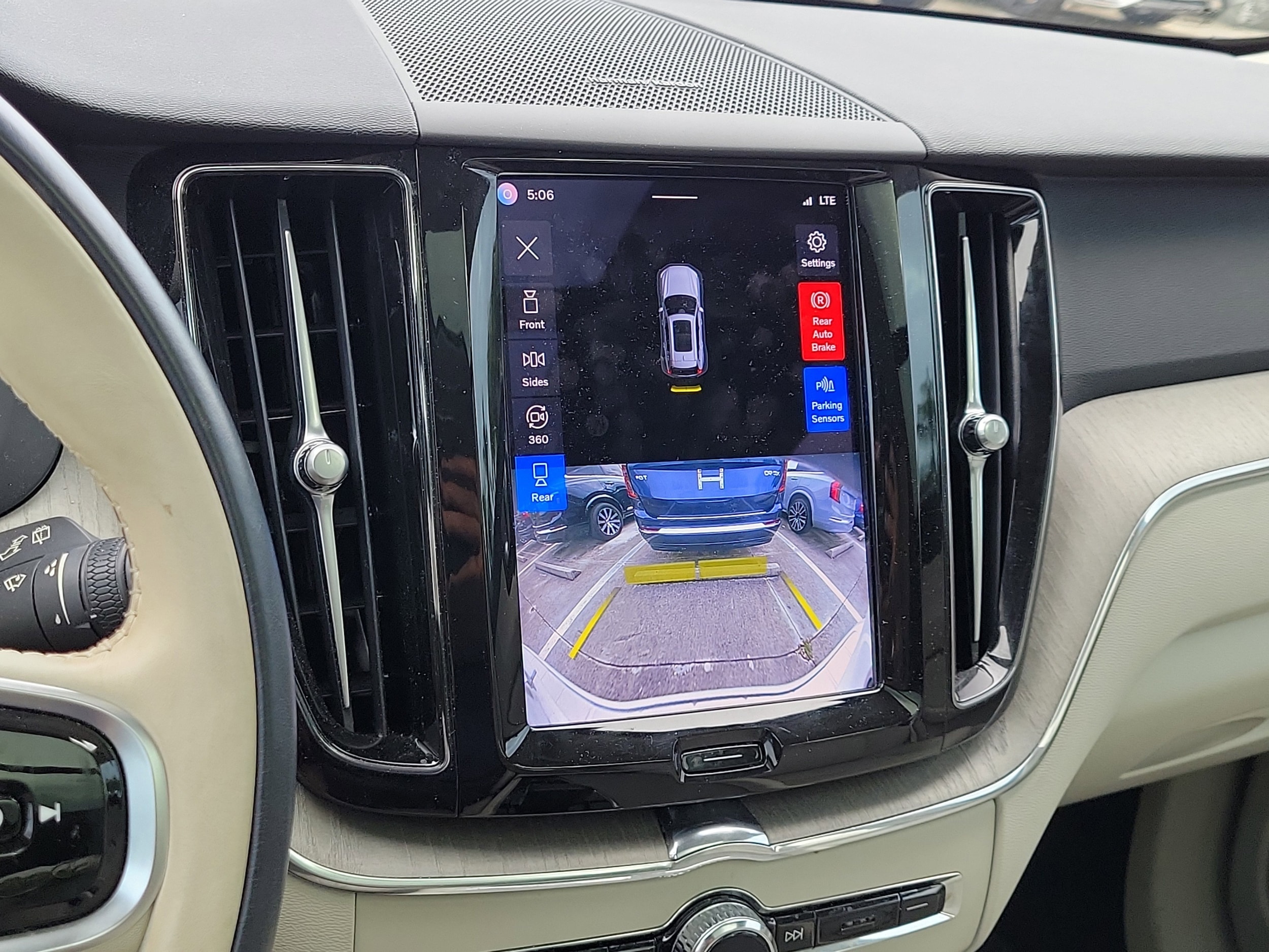 2023 Volvo XC60 Plus - Photo 23