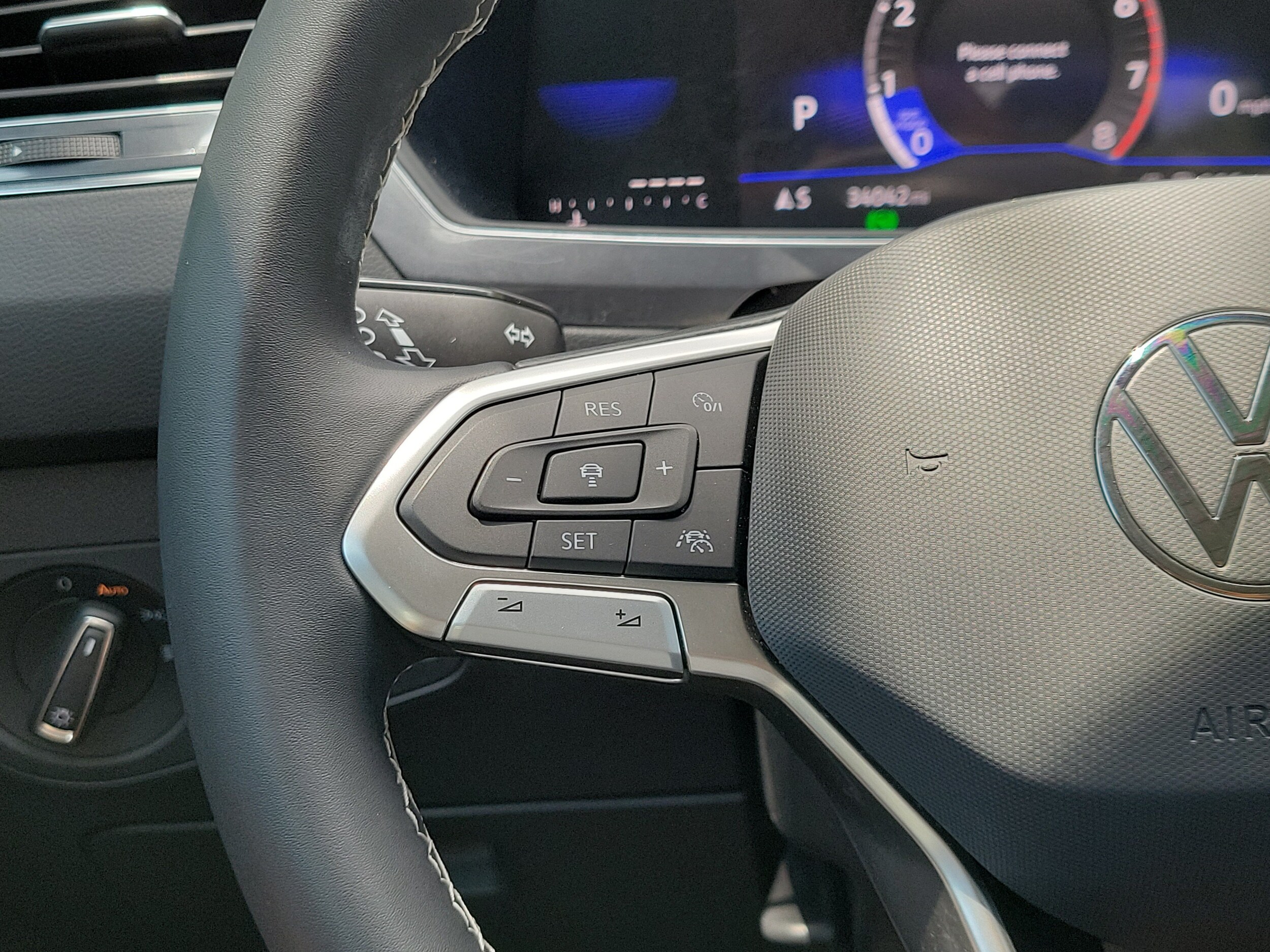 2023 Volkswagen Tiguan SE - Photo 21