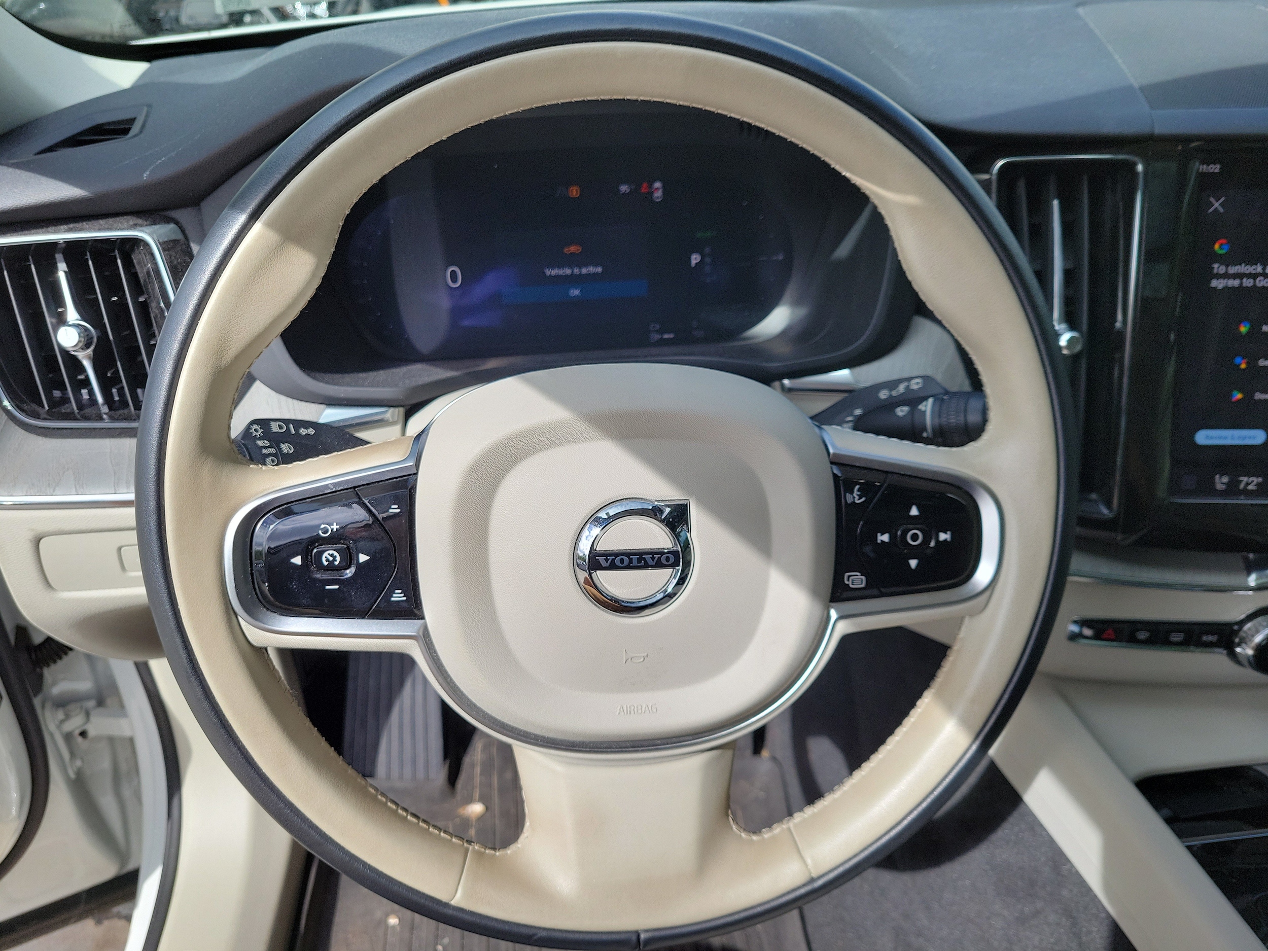 2025 Volvo XC60 Plus - Photo 19