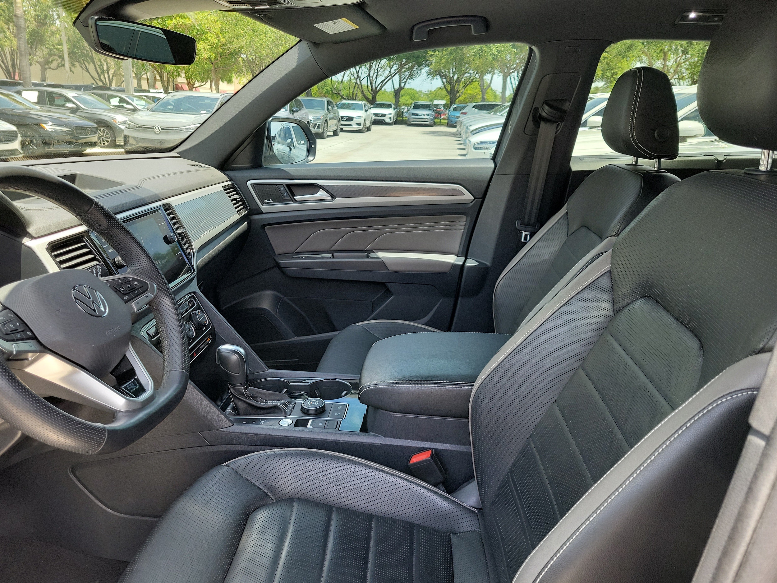 2023 Volkswagen Atlas Cross Sport SEL Premium R-Line - Photo 16