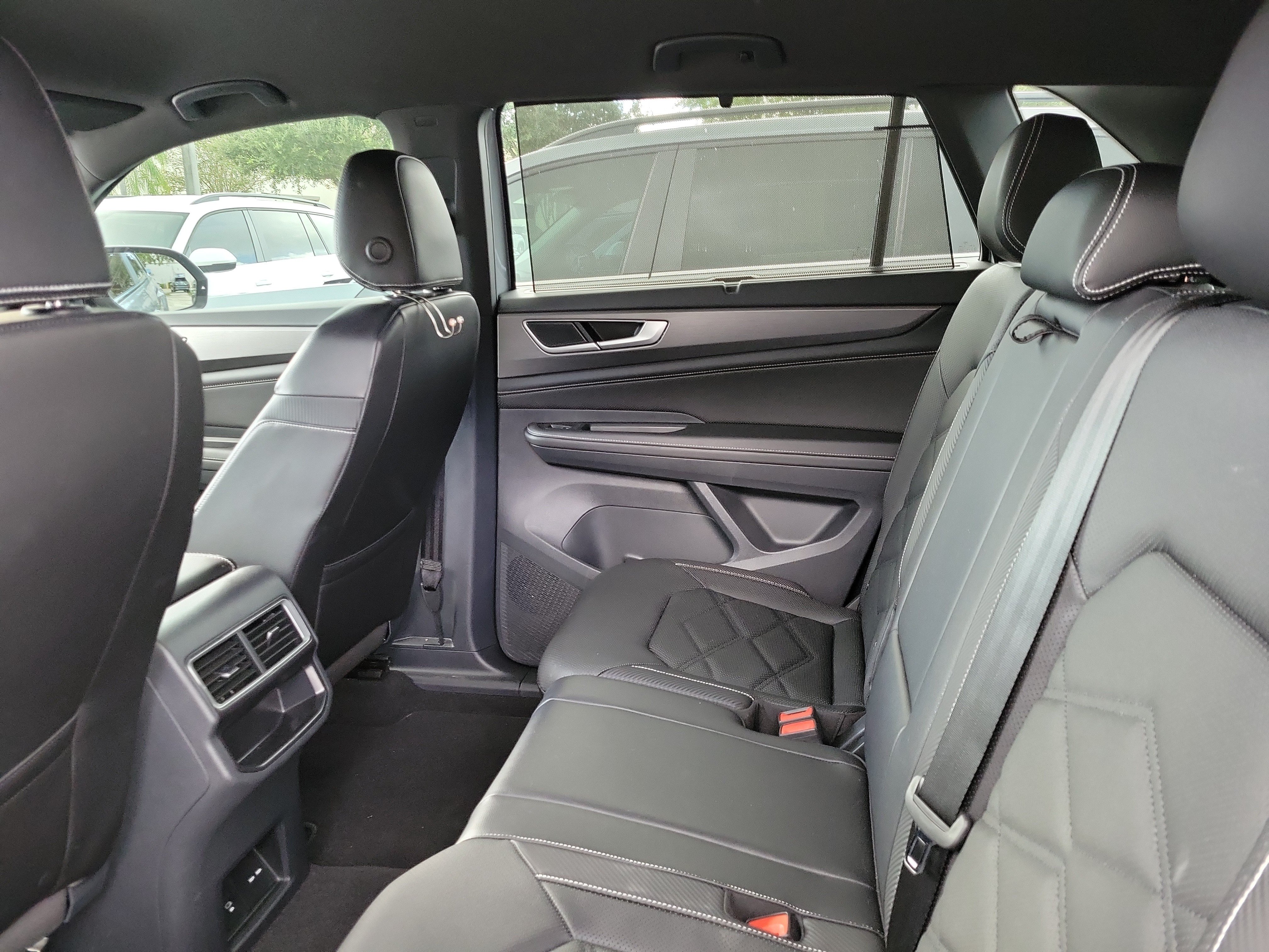 2024 Volkswagen Atlas Cross Sport SE w/Tech - Photo 12