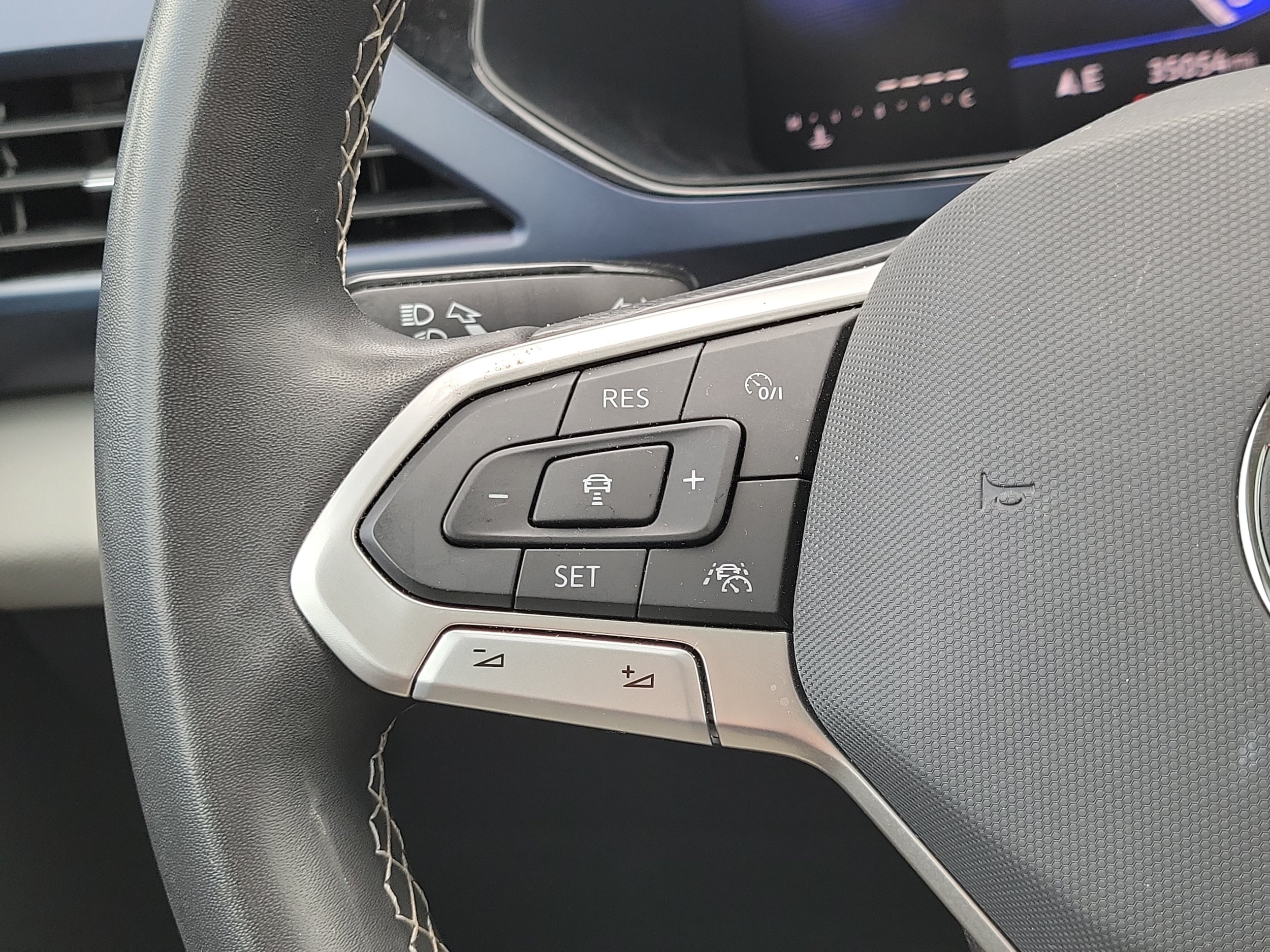 2023 Volkswagen Taos SE - Photo 22
