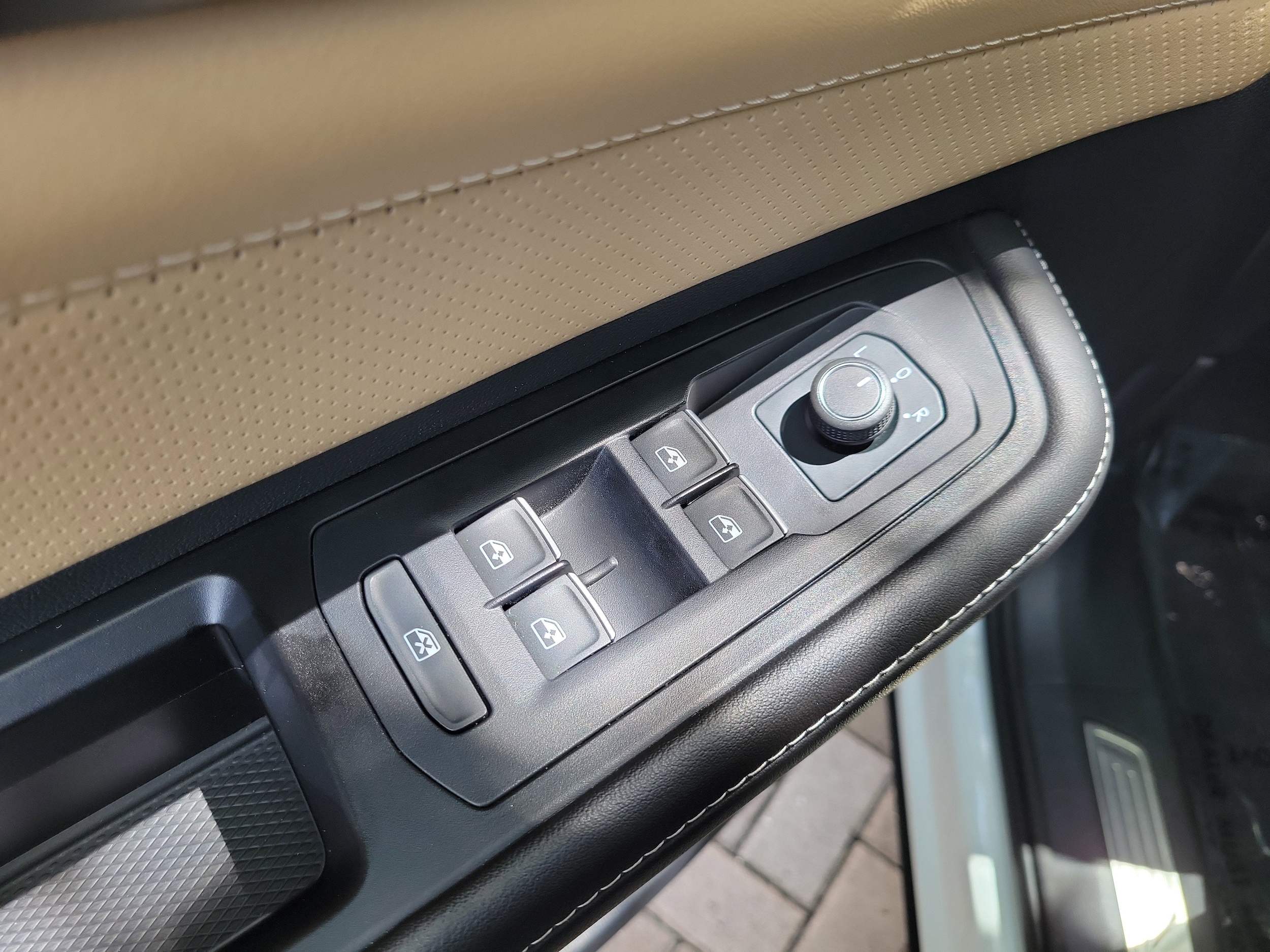 2024 Volkswagen Atlas Cross Sport SE w/Tech - Photo 20