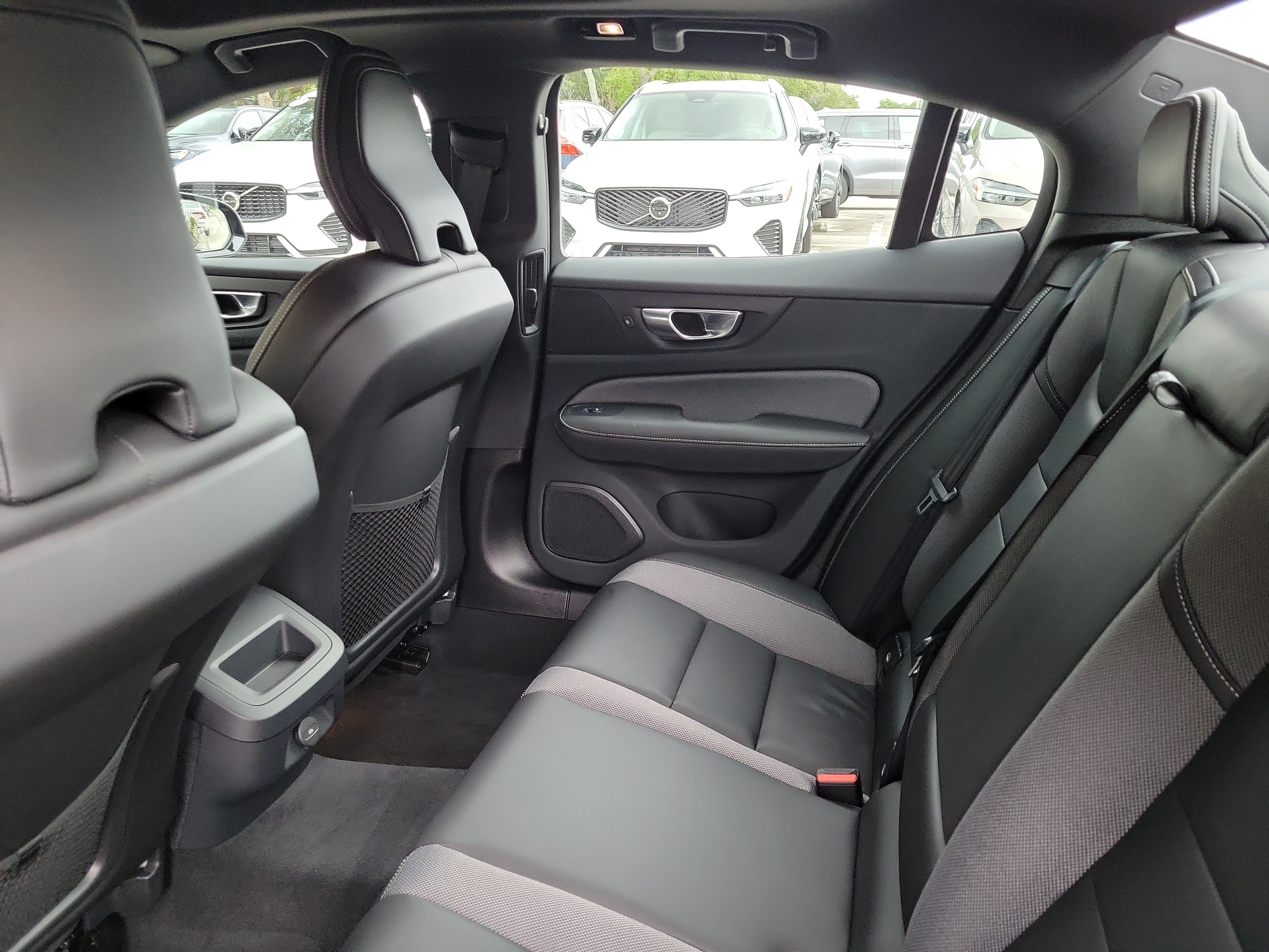 2024 Volvo S60 Plus - Photo 12