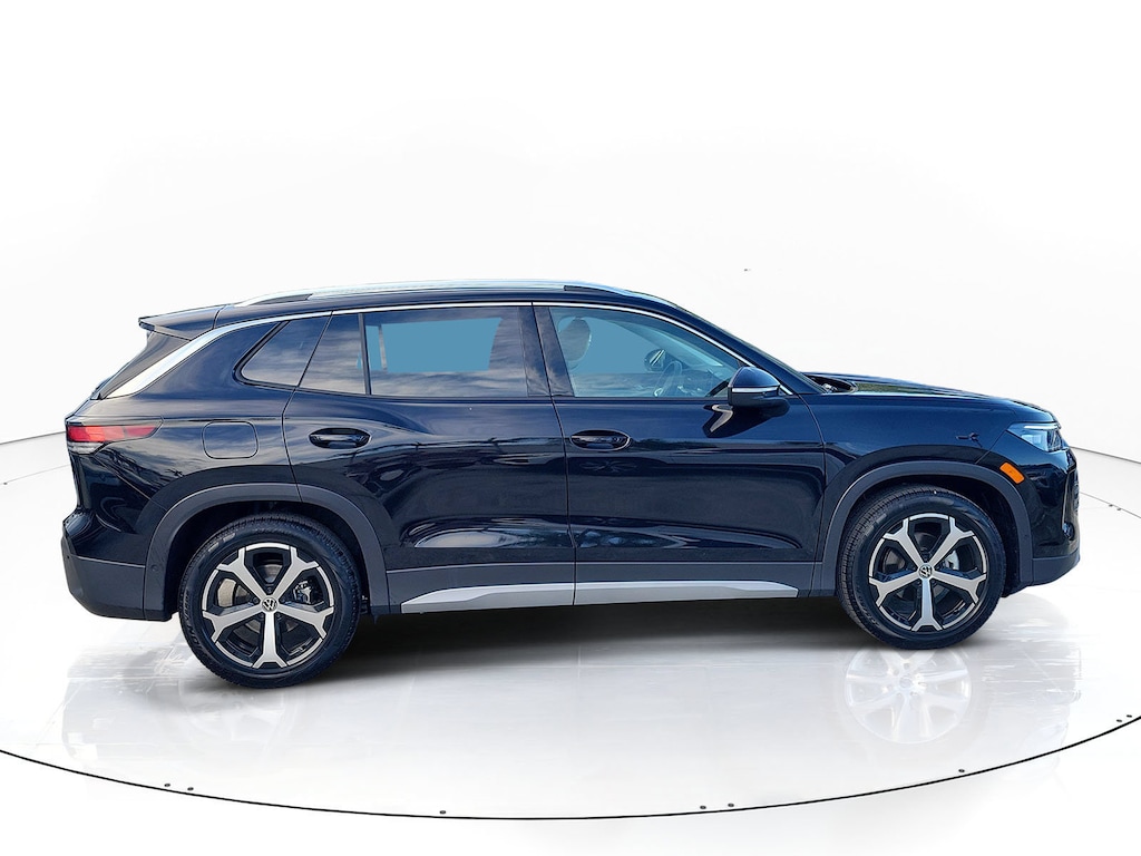 New 2026 Volkswagen Tiguan SE SUV