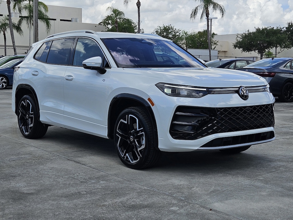 New 2025 Volkswagen Tiguan 2.0T SEL R-Line SUV