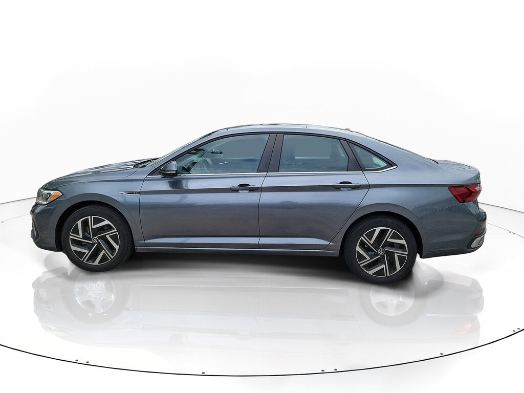 Used 2022 Volkswagen Jetta 1.5T SEL Sedan