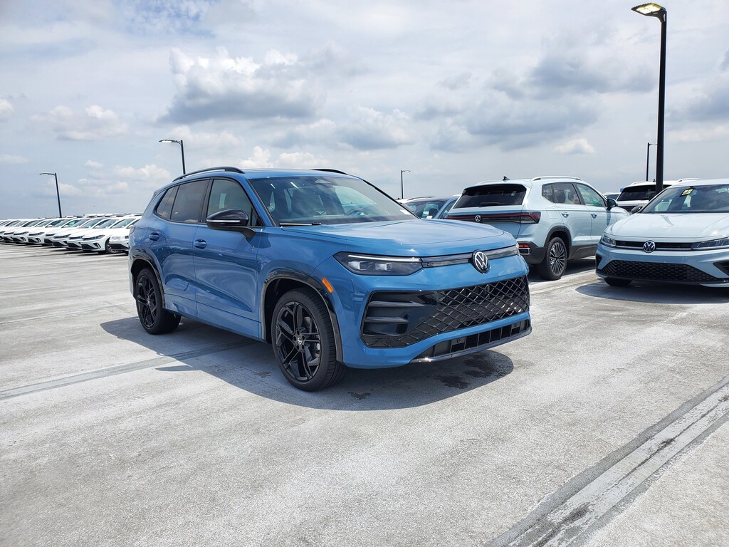 New 2025 Volkswagen Tiguan 2.0T SE R-Line Black SUV