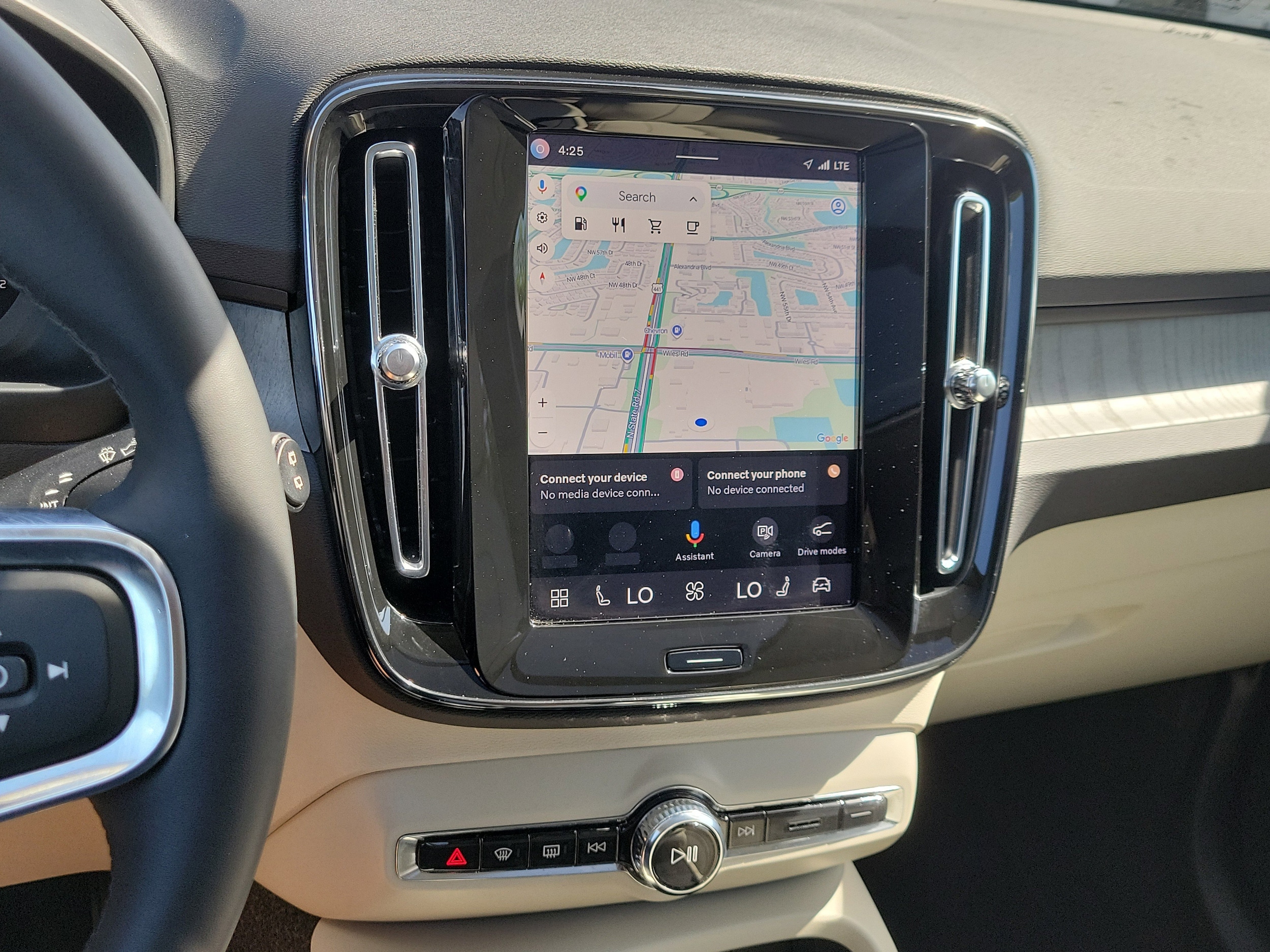 2024 Volvo XC40 Plus - Photo 27