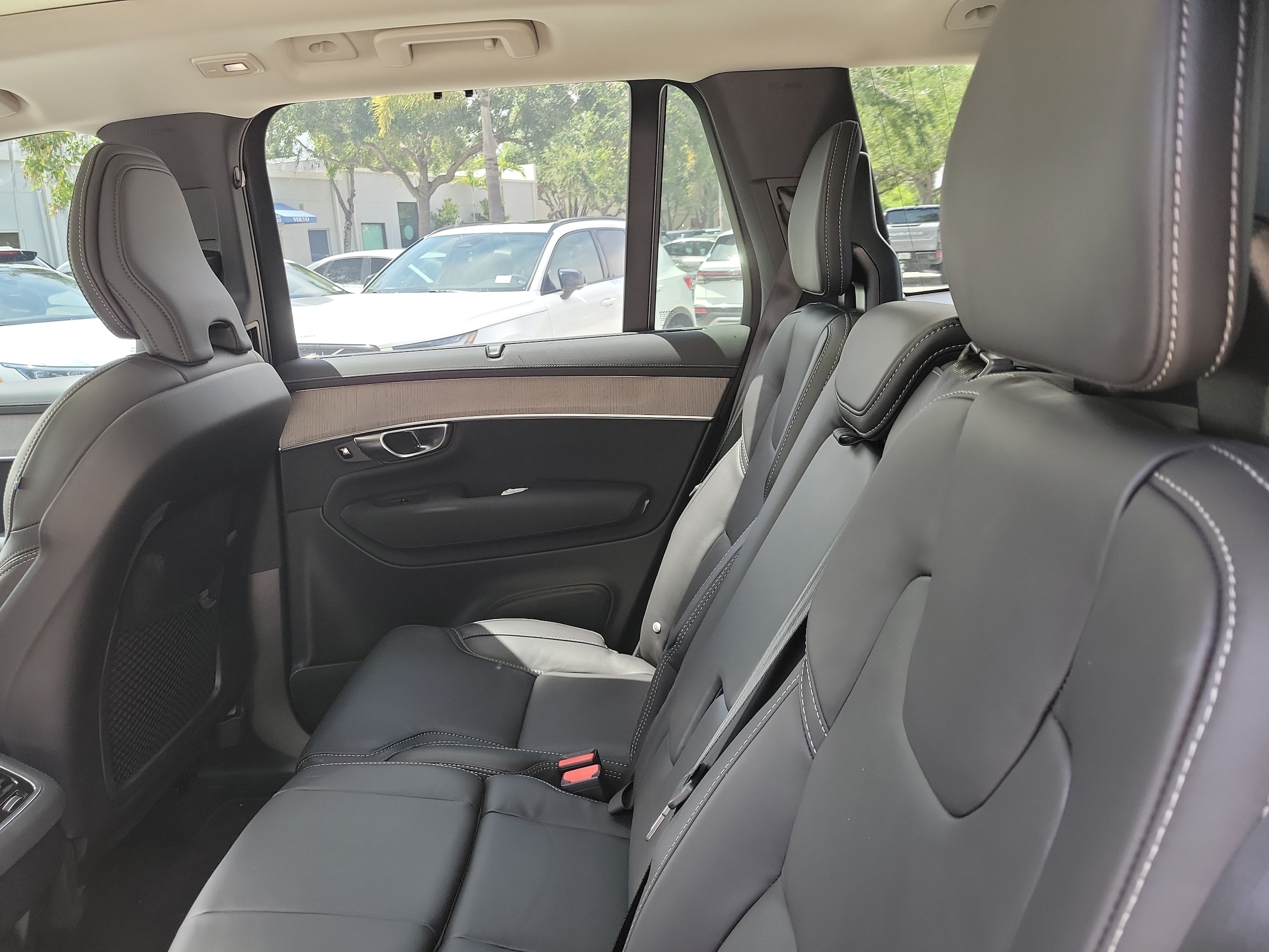 2025 Volvo XC90 Ultra - Photo 13