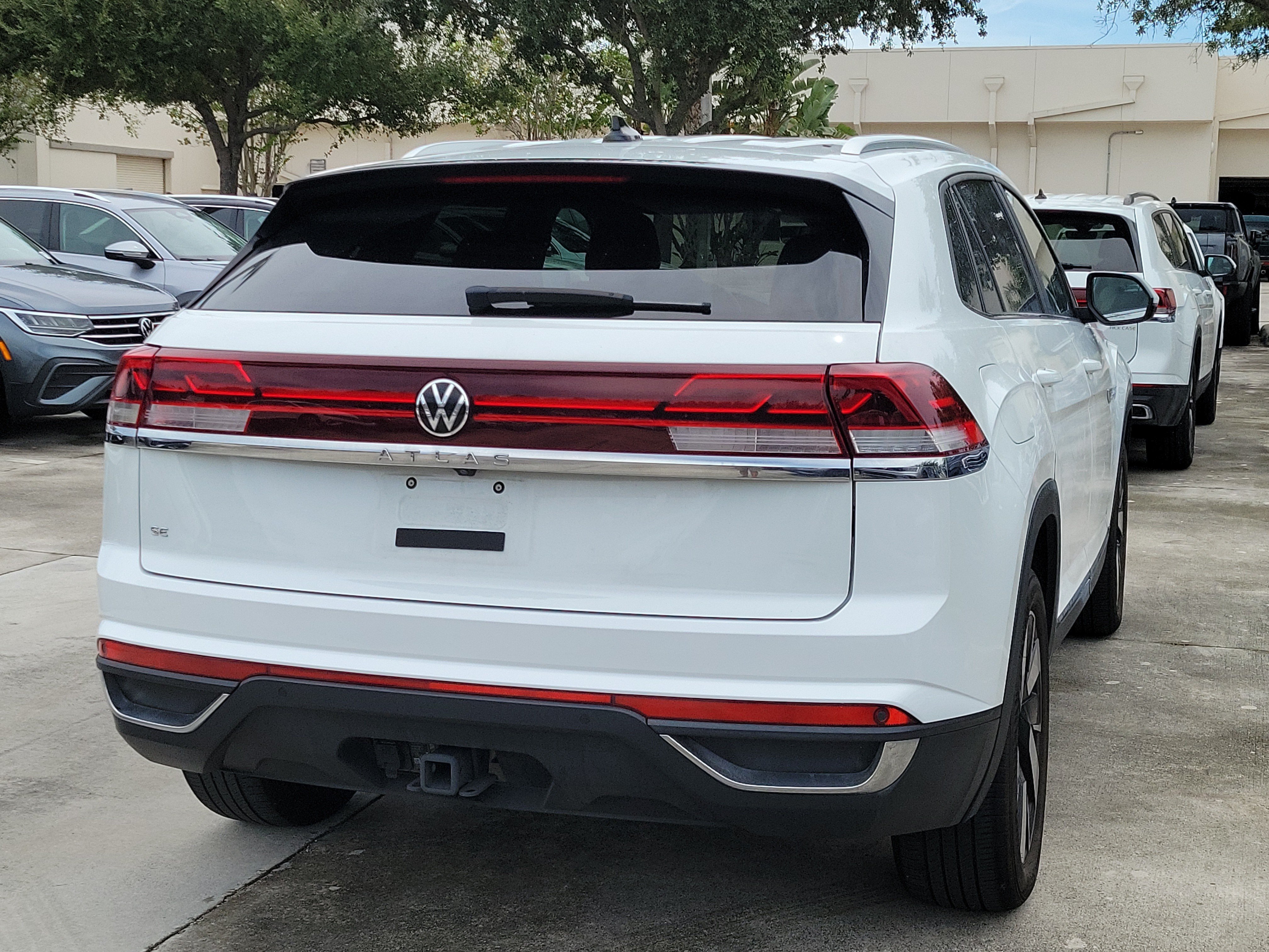 2024 Volkswagen Atlas Cross Sport SE w/Tech - Photo 9
