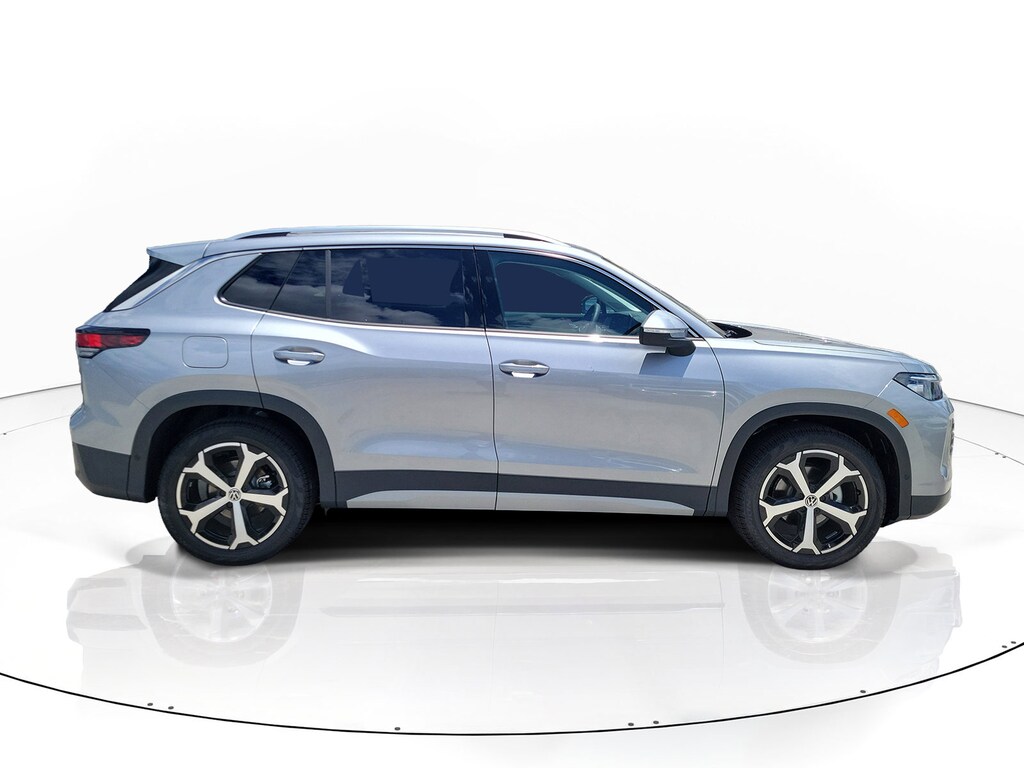 New 2026 Volkswagen Tiguan 2.0T SE SUV