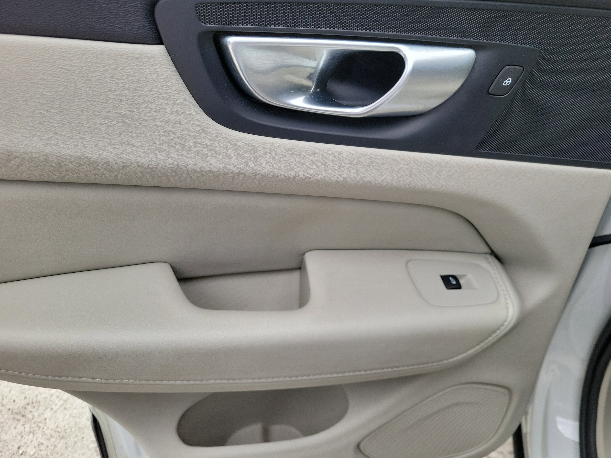 2024 Volvo XC60 Plus - Photo 17