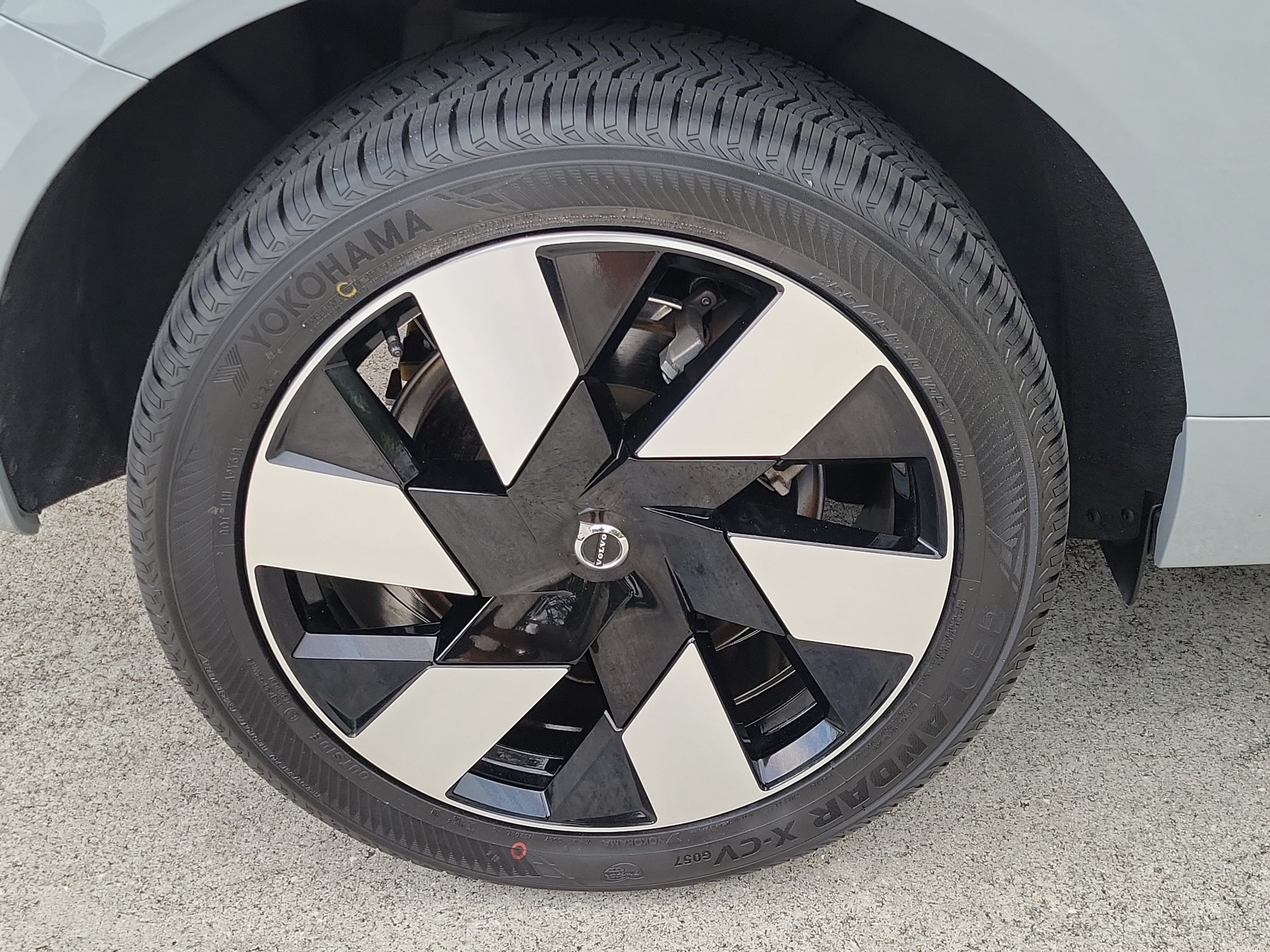2024 Volvo XC60 Plus - Photo 10