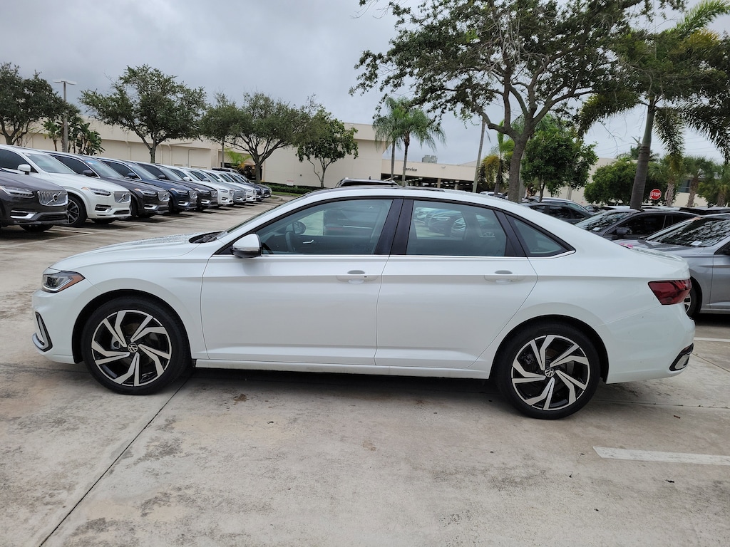 Certified 2025 Volkswagen Jetta 1.5T SEL Sedan