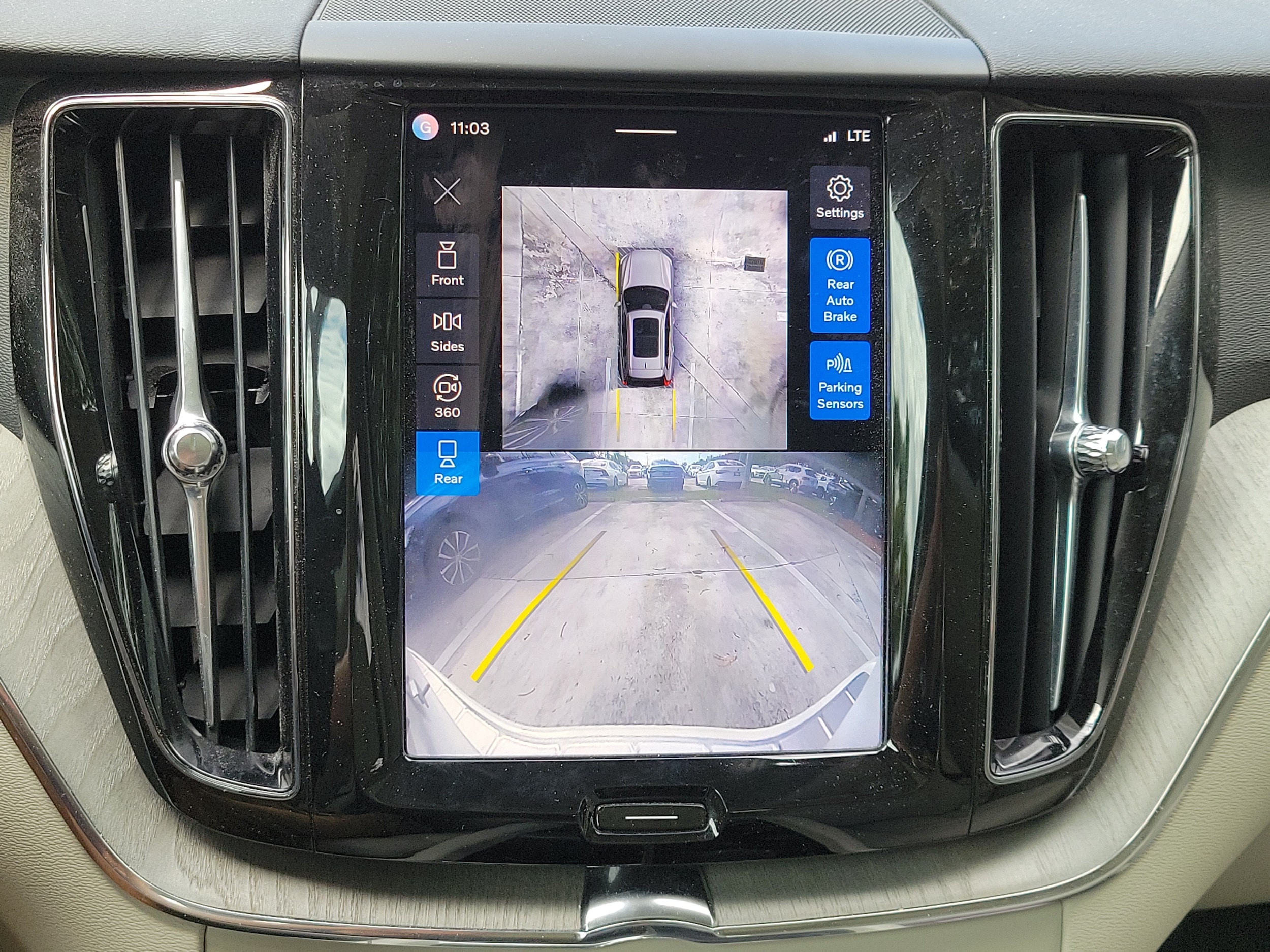 2025 Volvo XC60 Plus - Photo 25