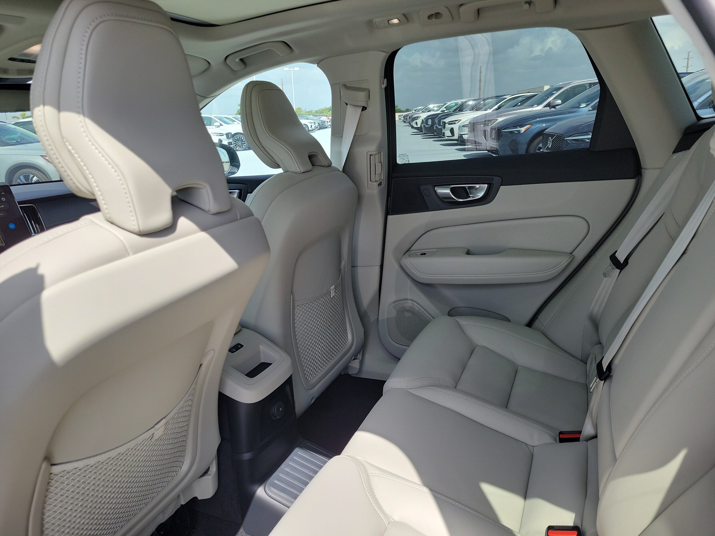 2026 Volvo XC60 Ultra - Photo 10