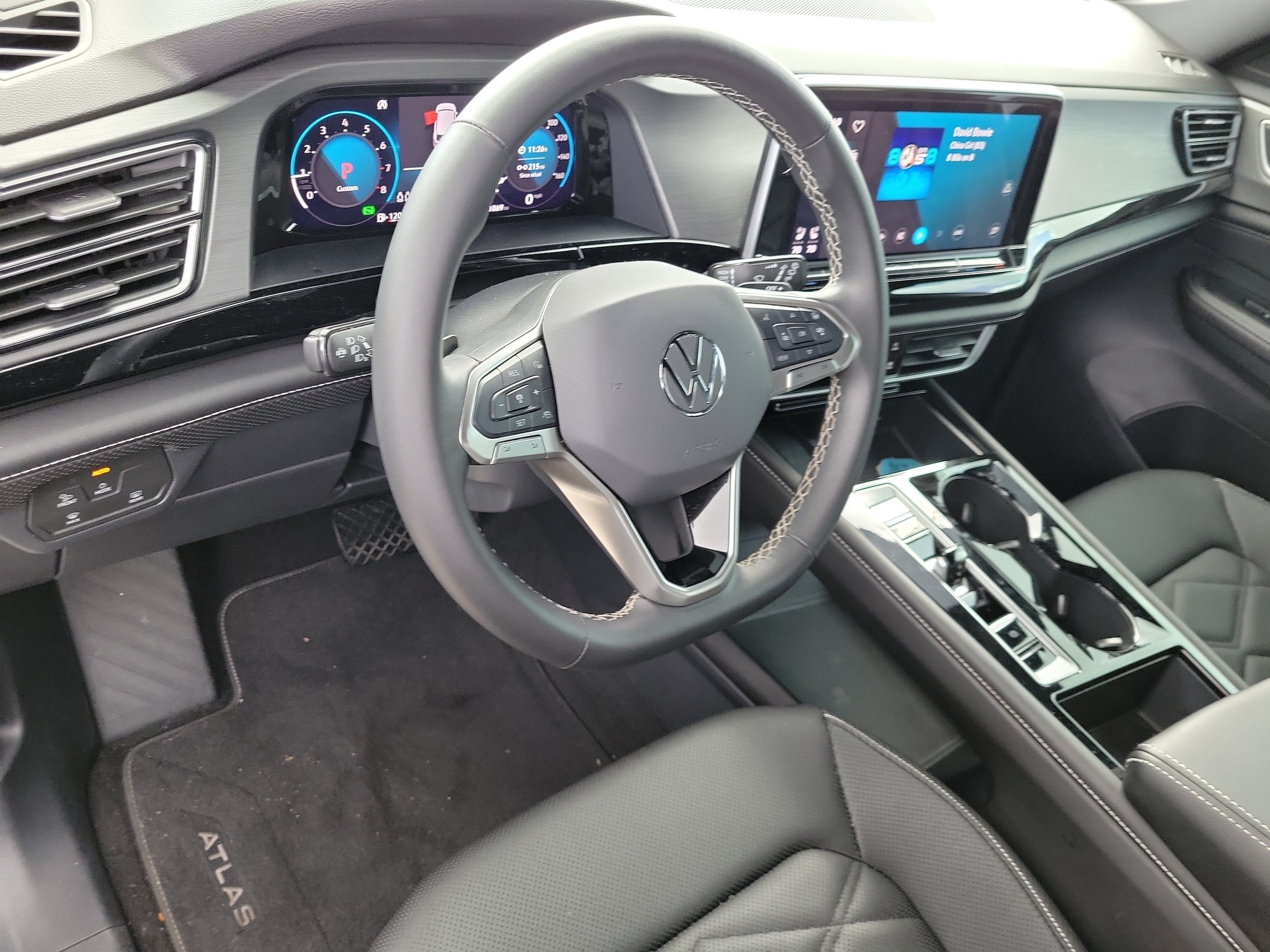 2024 Volkswagen Atlas Cross Sport SE w/Tech - Photo 18