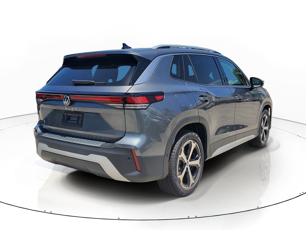 New 2026 Volkswagen Tiguan 2.0T SE SUV