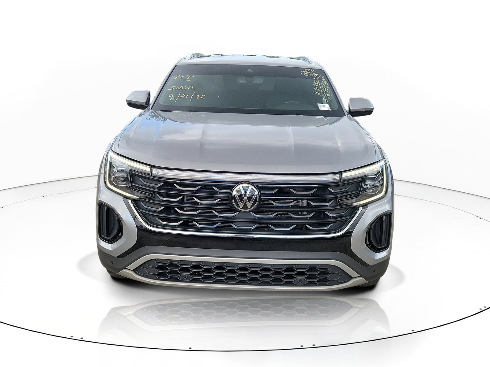 2024 Volkswagen Atlas Cross Sport SE w/Tech - Photo 2