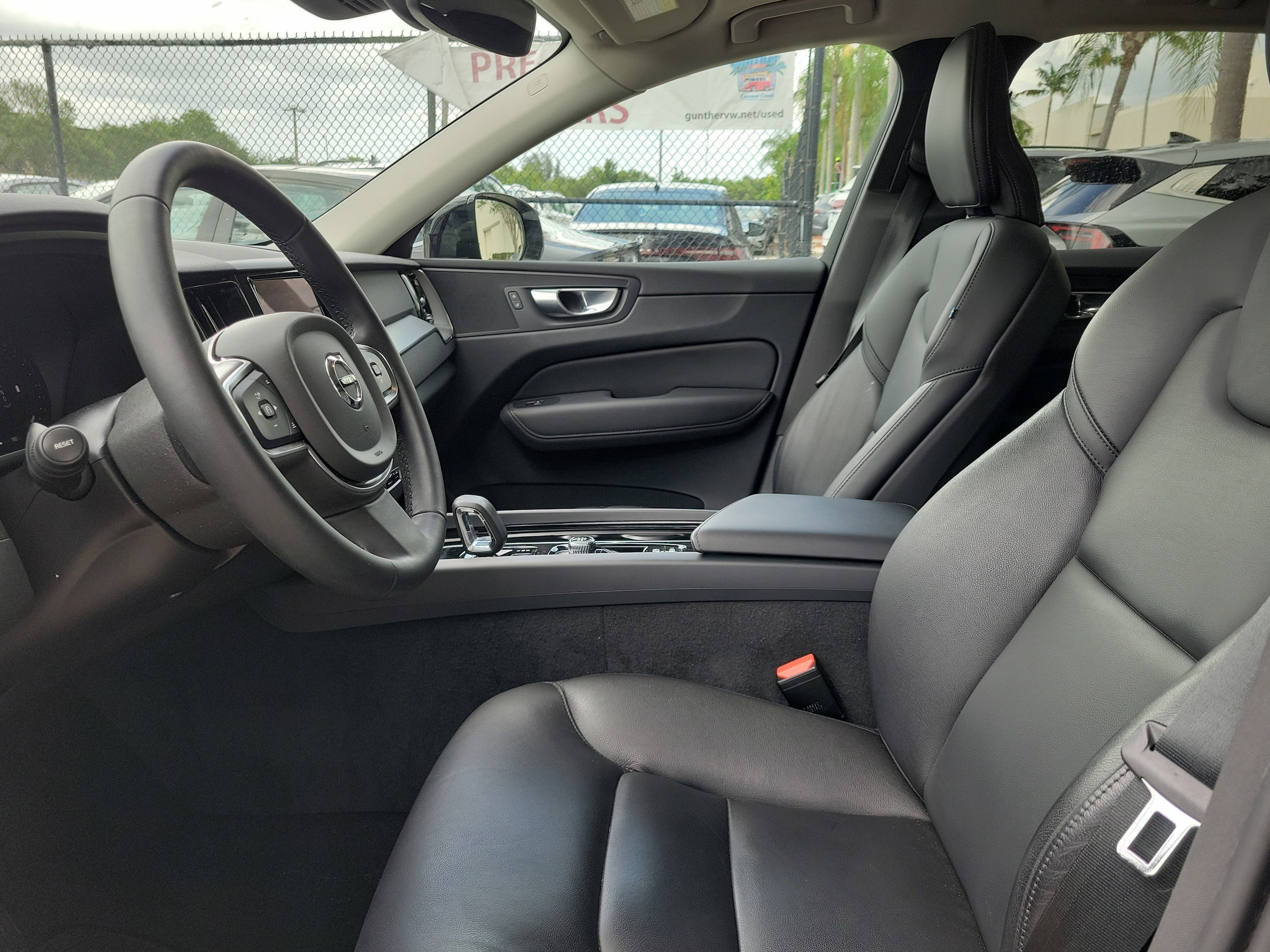 2024 Volvo XC60 Core - Photo 18