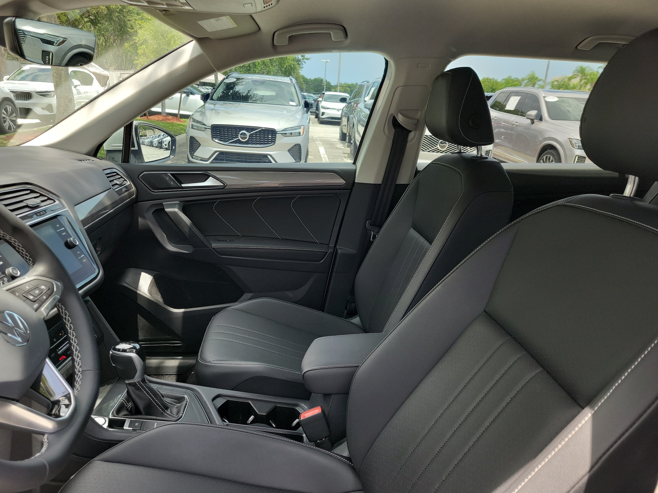 2023 Volkswagen Tiguan SE - Photo 15