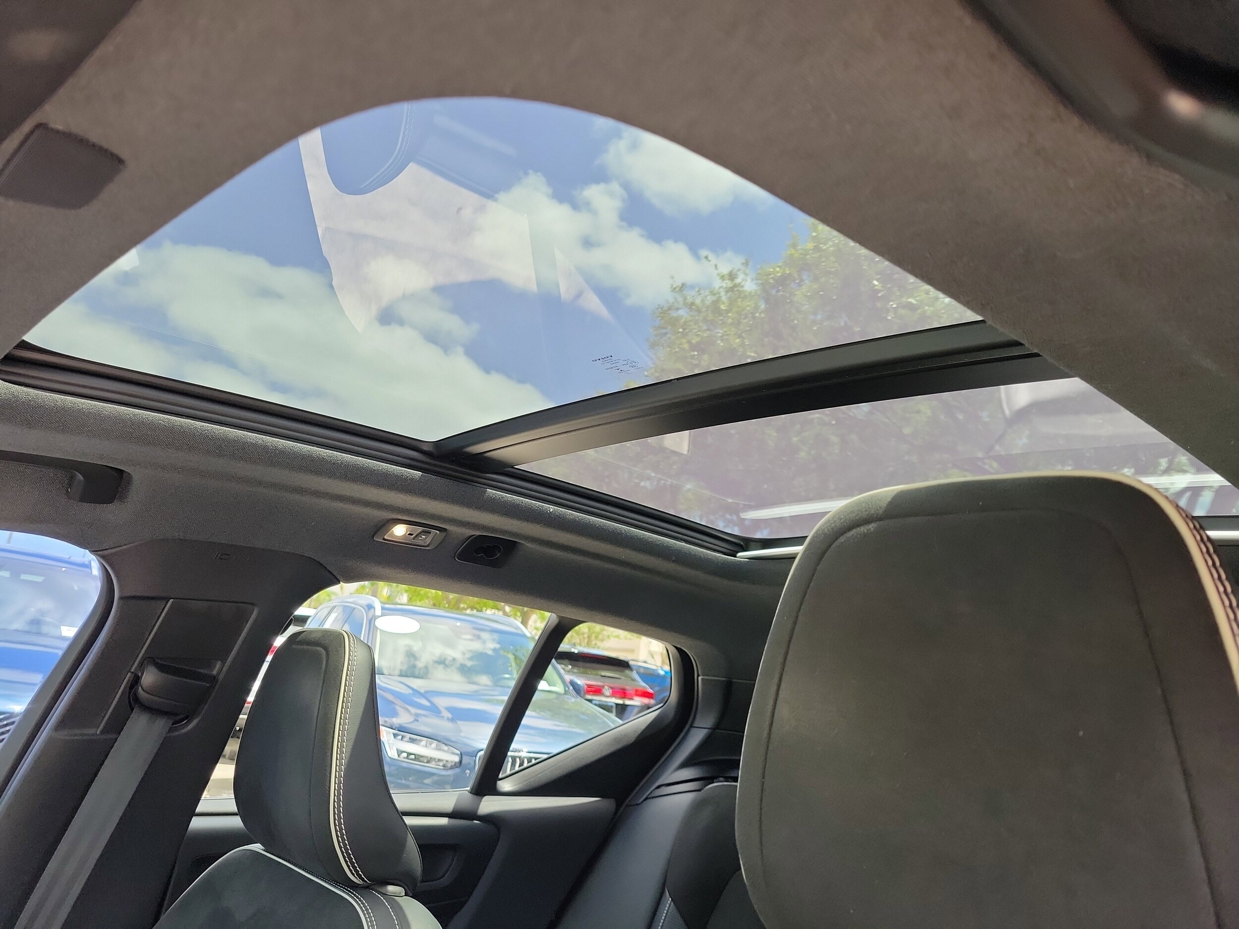 2021 Volvo XC40 R-Design - Photo 20
