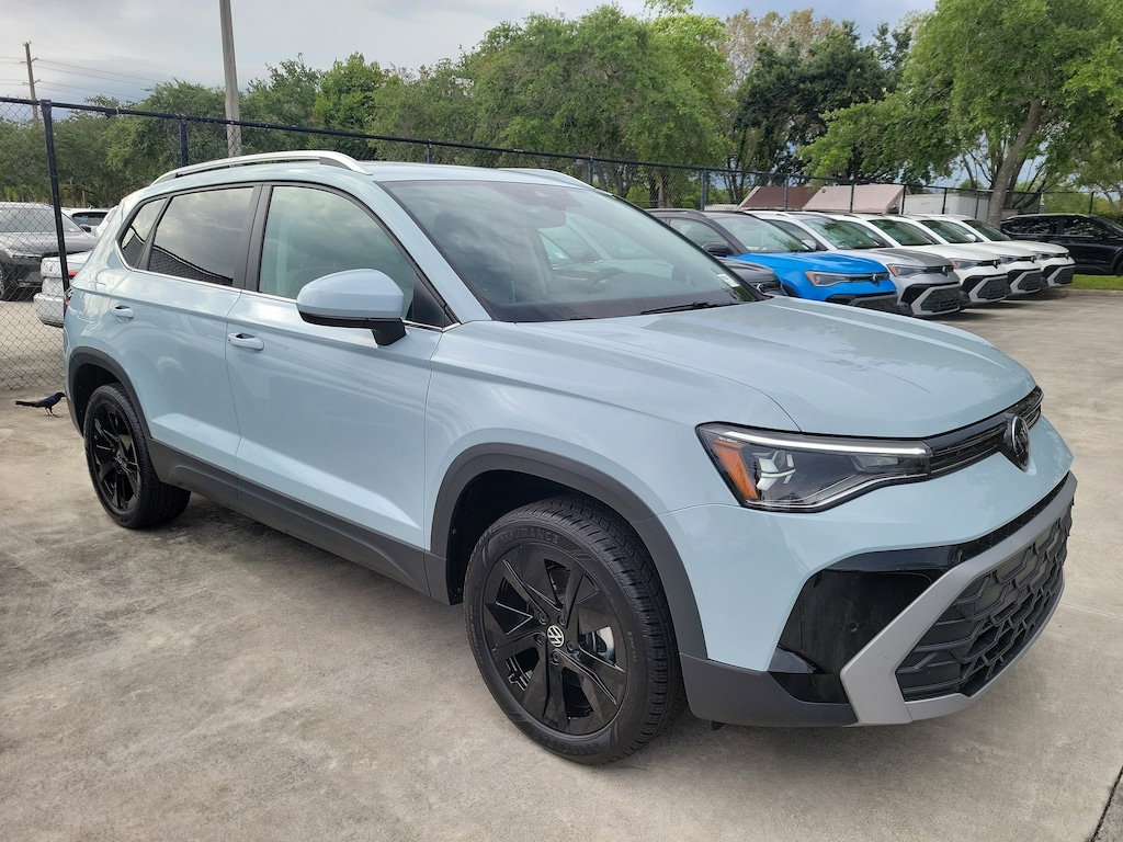 New 2026 Volkswagen Taos 1.5T SE SUV