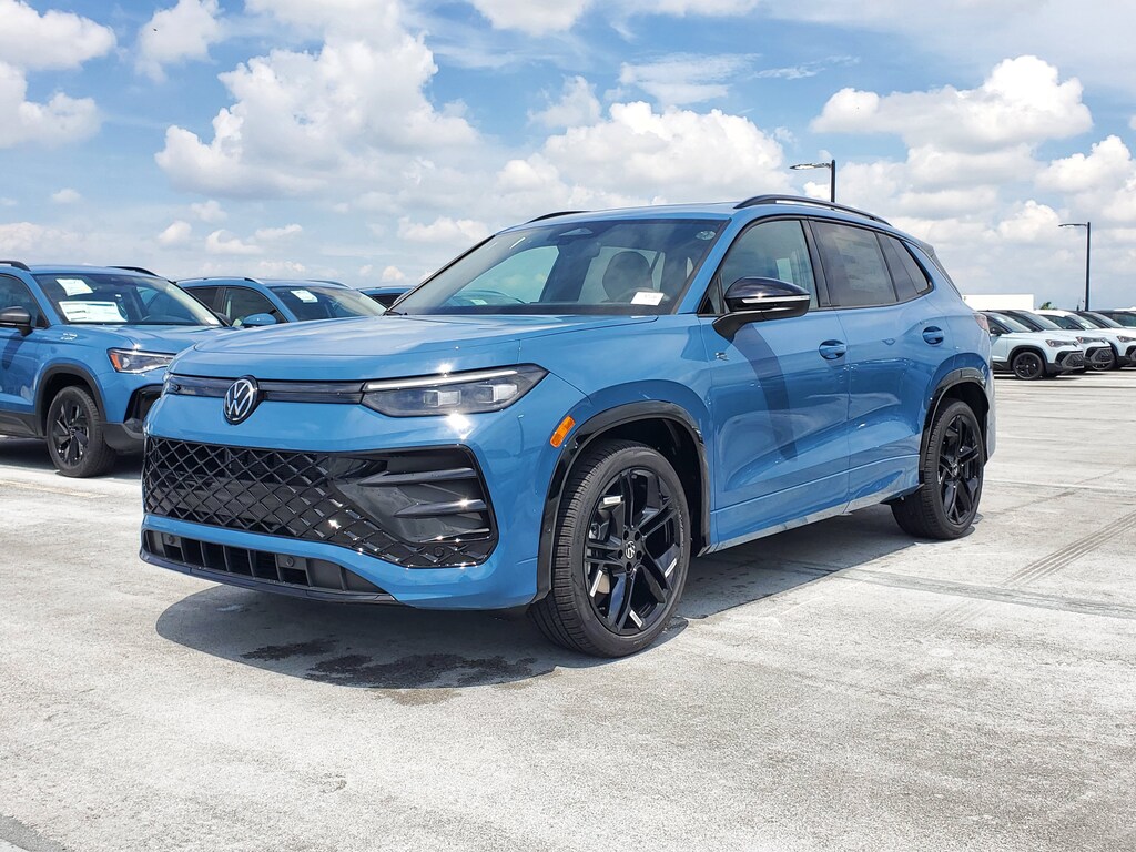 New 2025 Volkswagen Tiguan 2.0T SE R-Line Black SUV