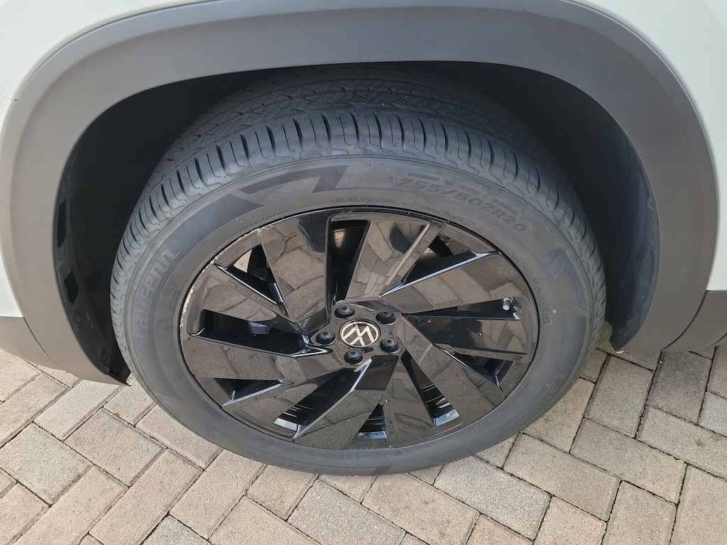 Certified 2024 Volkswagen Atlas Cross Sport 2.0T SE w/Technology SUV