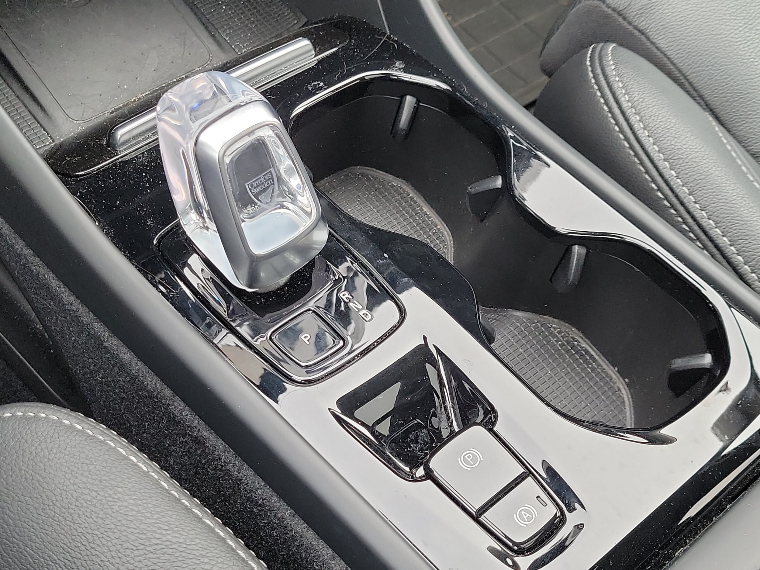 2024 Volvo XC40 Plus - Photo 27