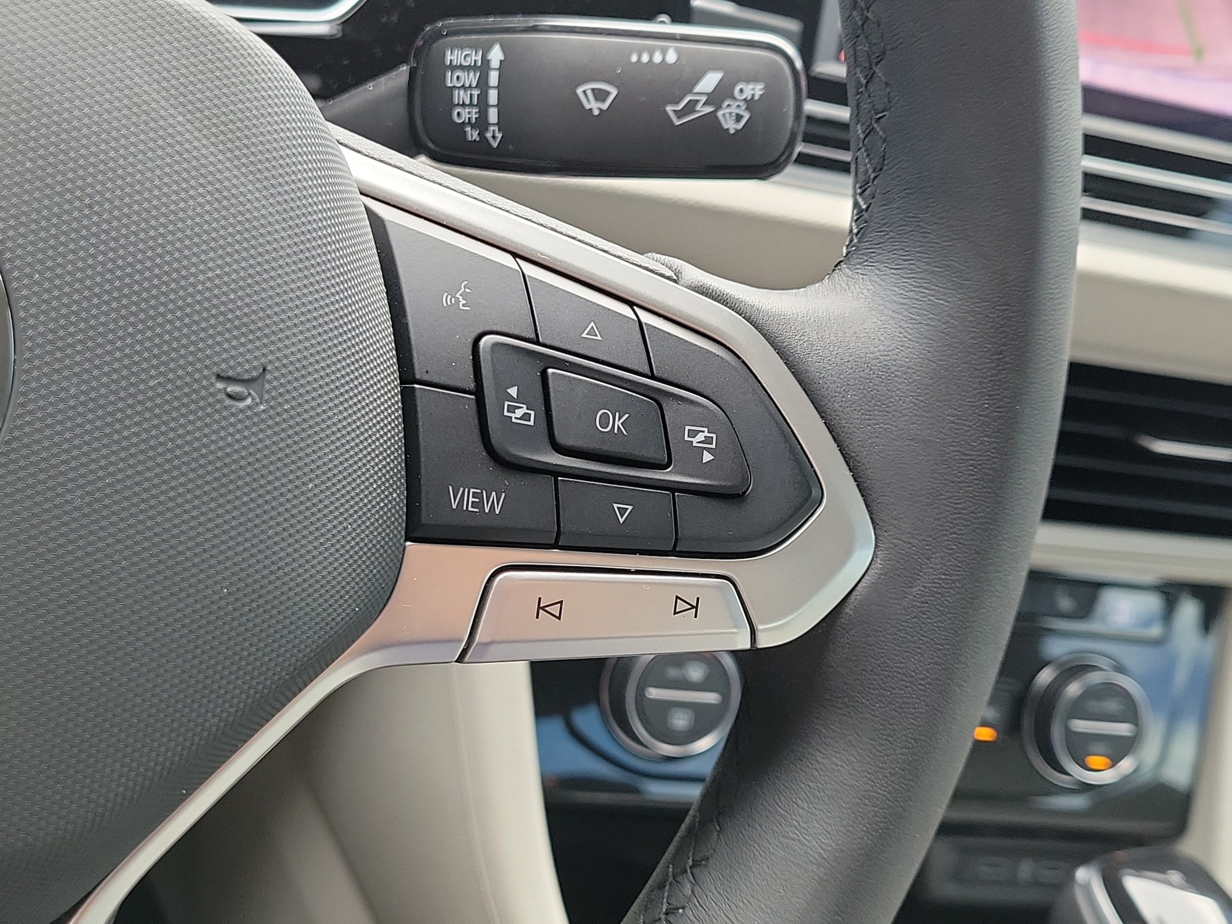 2024 Volkswagen Jetta SE - Photo 17