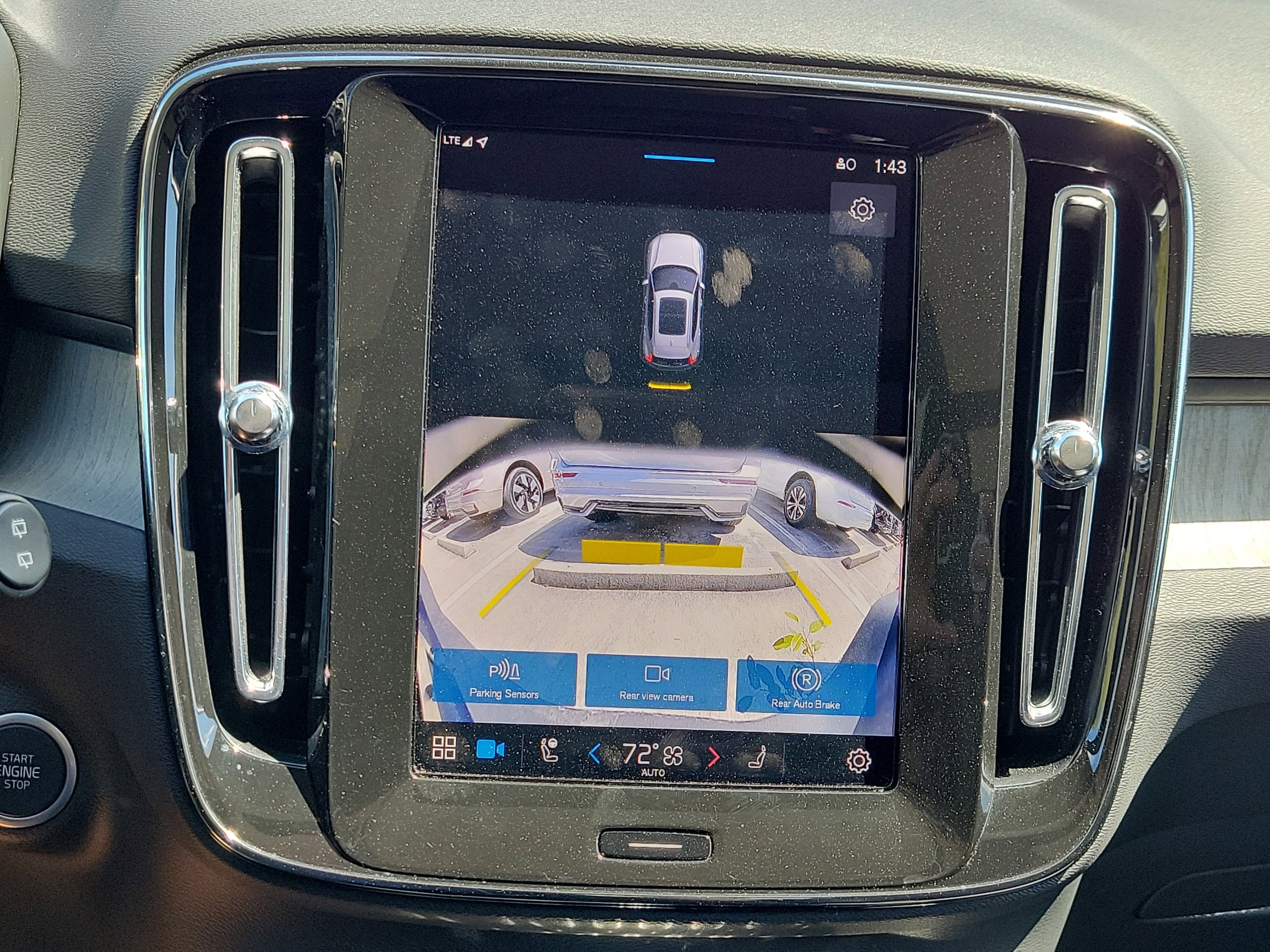 2025 Volvo XC40 Core - Photo 25