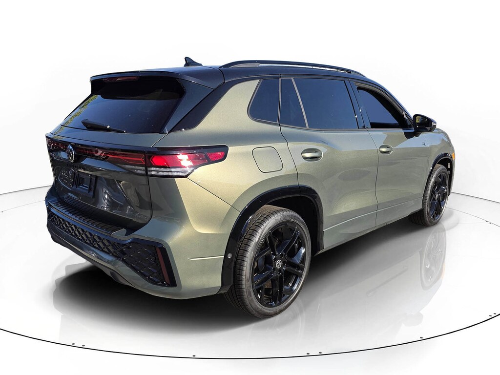 New 2026 Volkswagen Tiguan 2.0T SE R-Line Black SUV