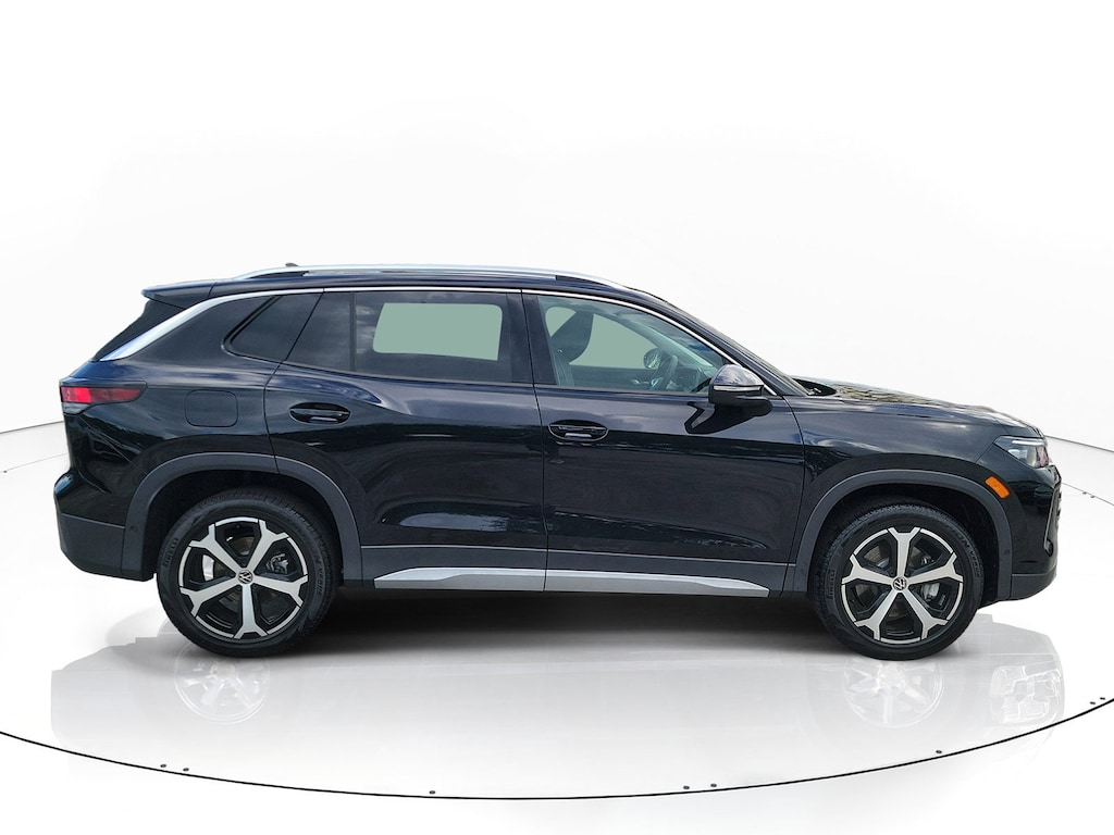New 2026 Volkswagen Tiguan 2.0T SE SUV