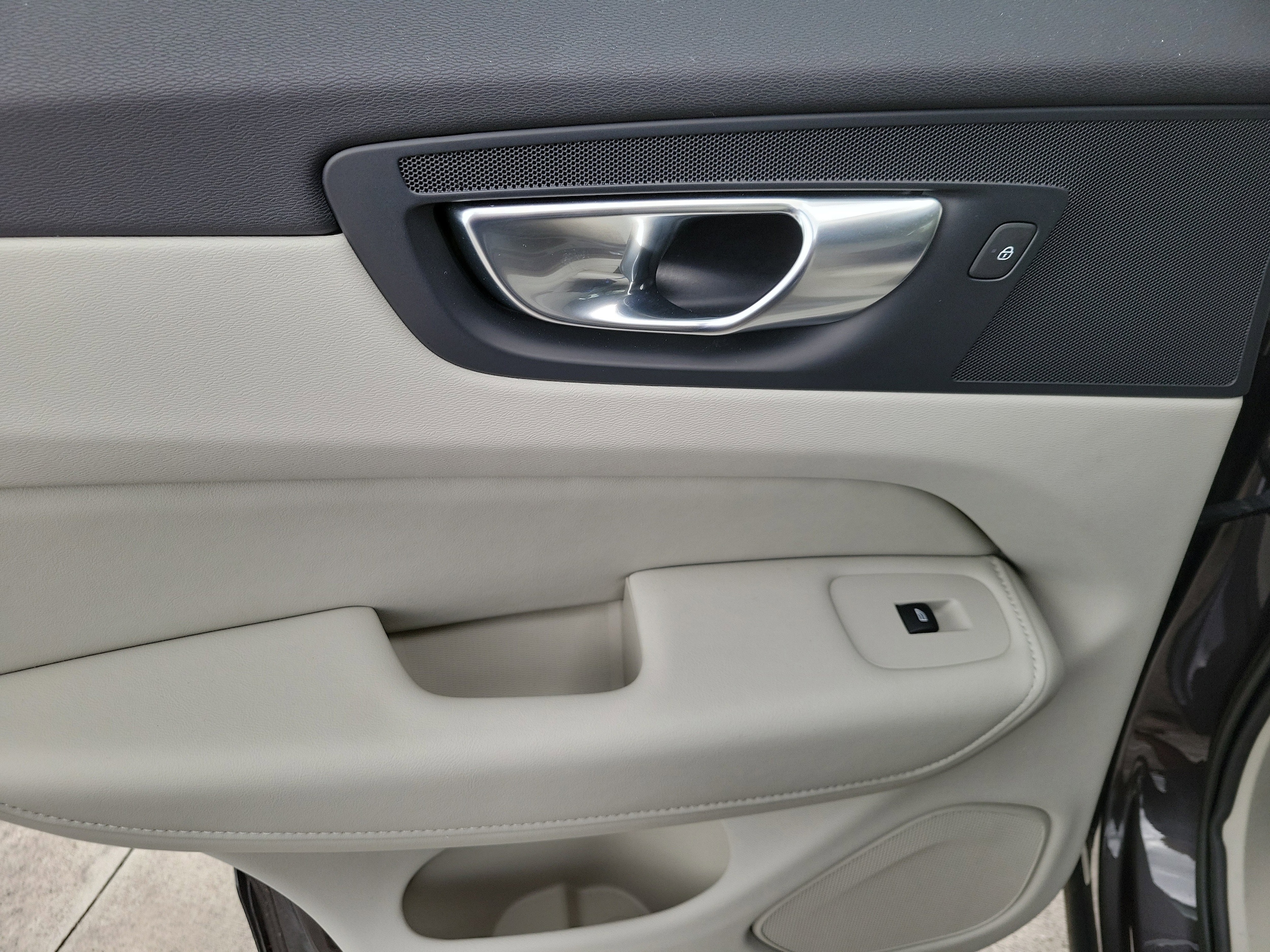 2023 Volvo XC60 Plus - Photo 18