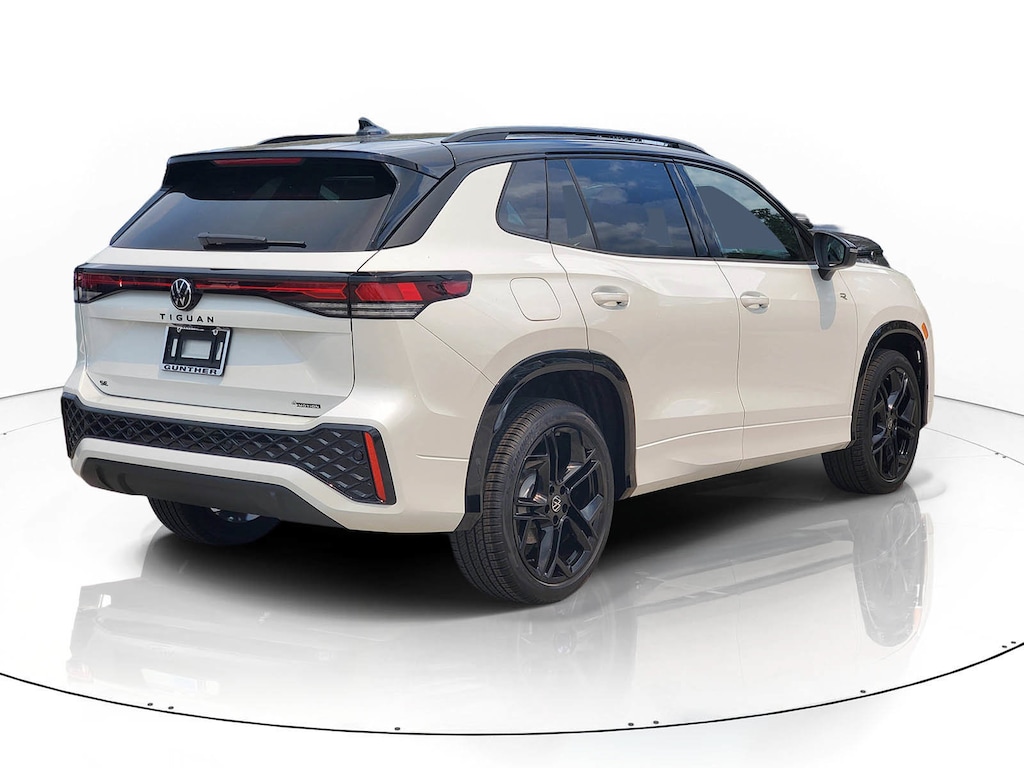 New 2026 Volkswagen Tiguan SE R-Line Black SUV