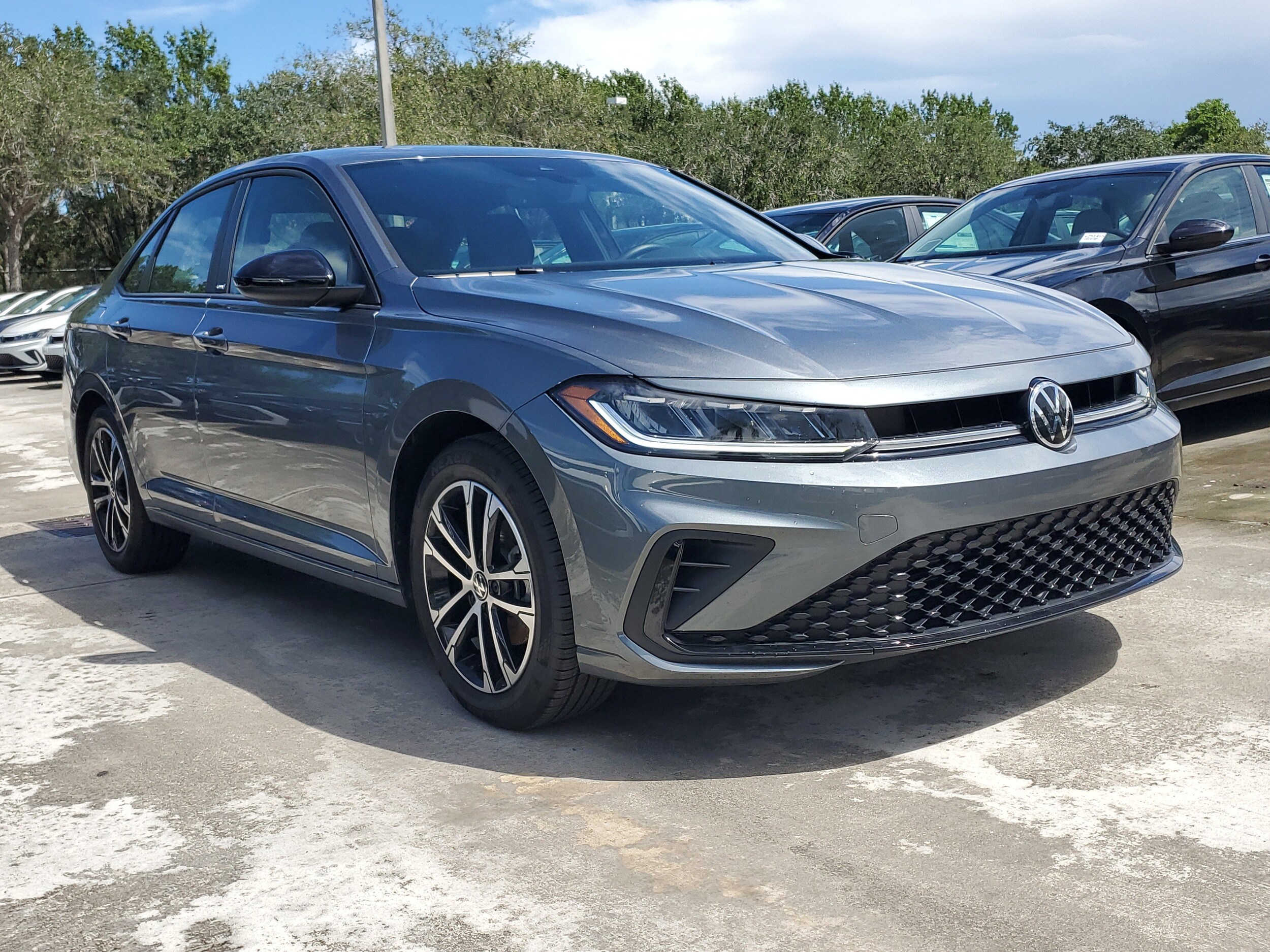 2026 Volkswagen Jetta Sport photo 2